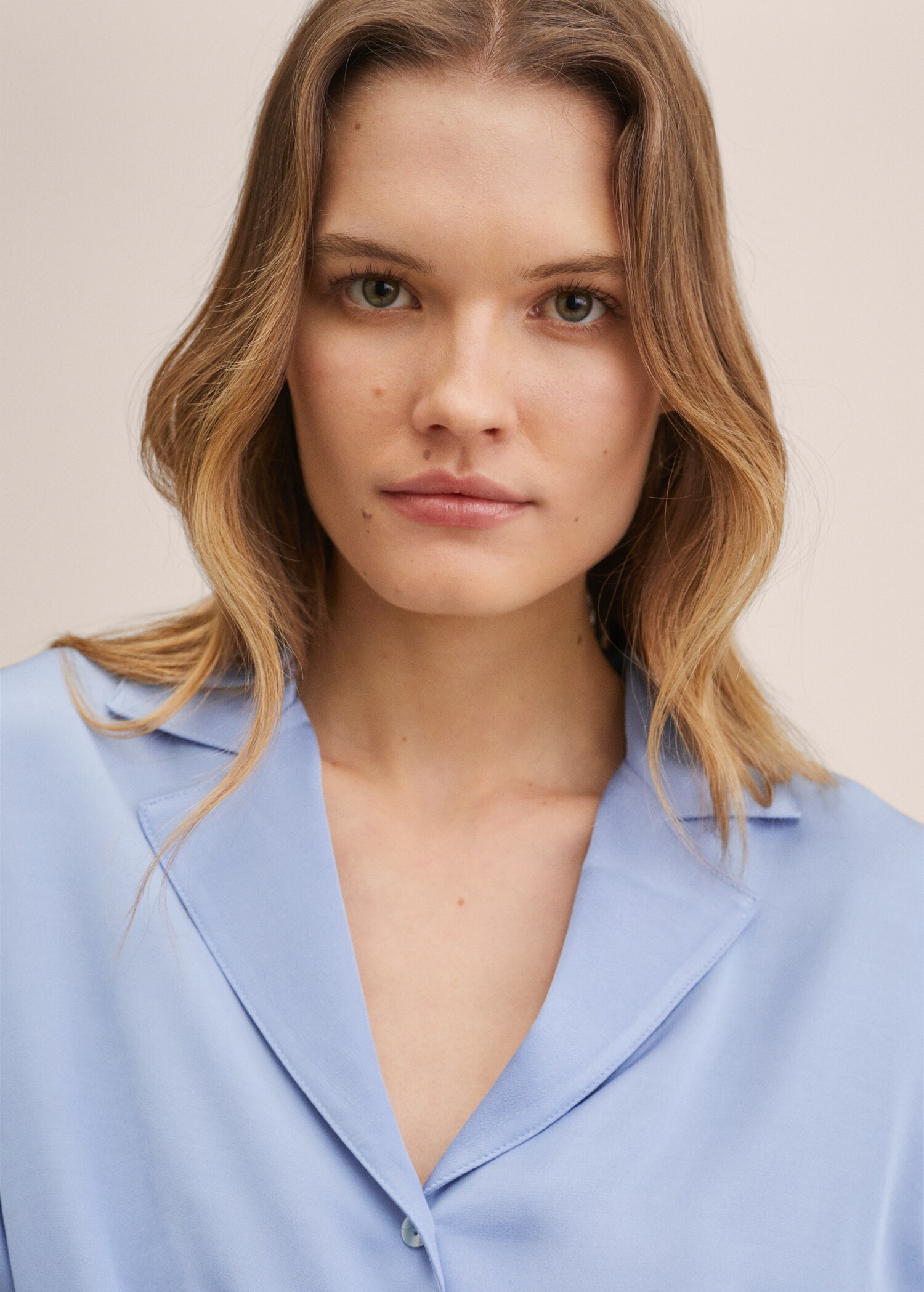 Buttons satin blouse - Details of the article 1