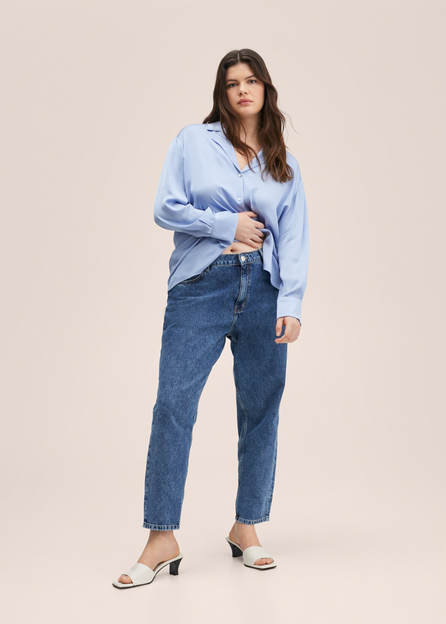 Buttons satin blouse - Details of the article 4