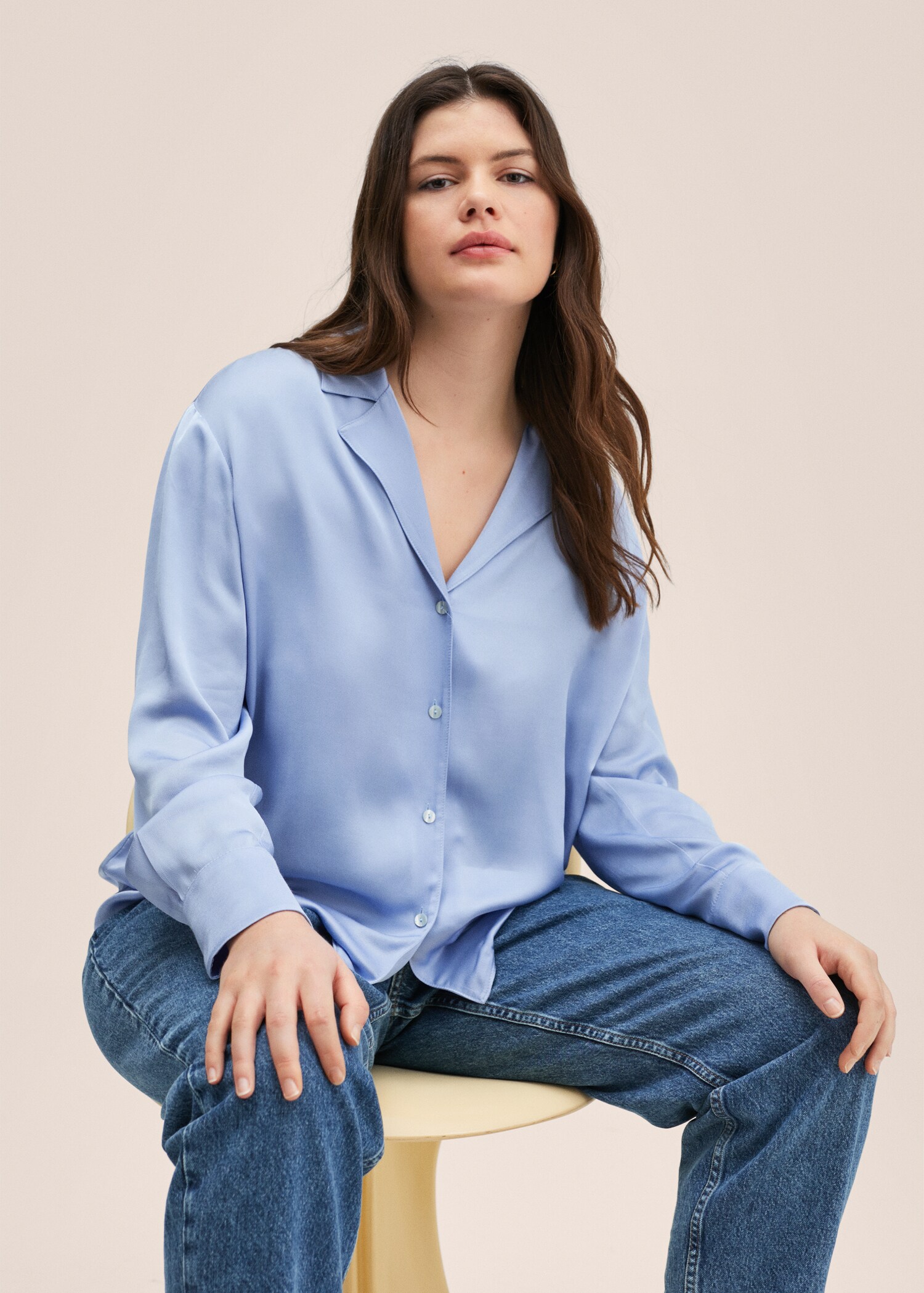 Buttons satin blouse - Details of the article 5