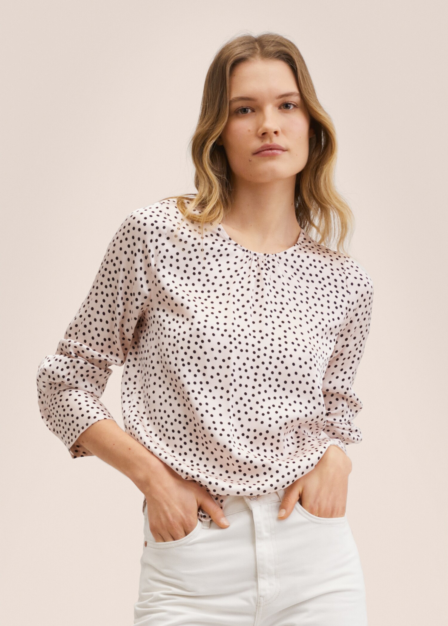 Gemusterte Tupfen-Bluse - Mittlere Ansicht
