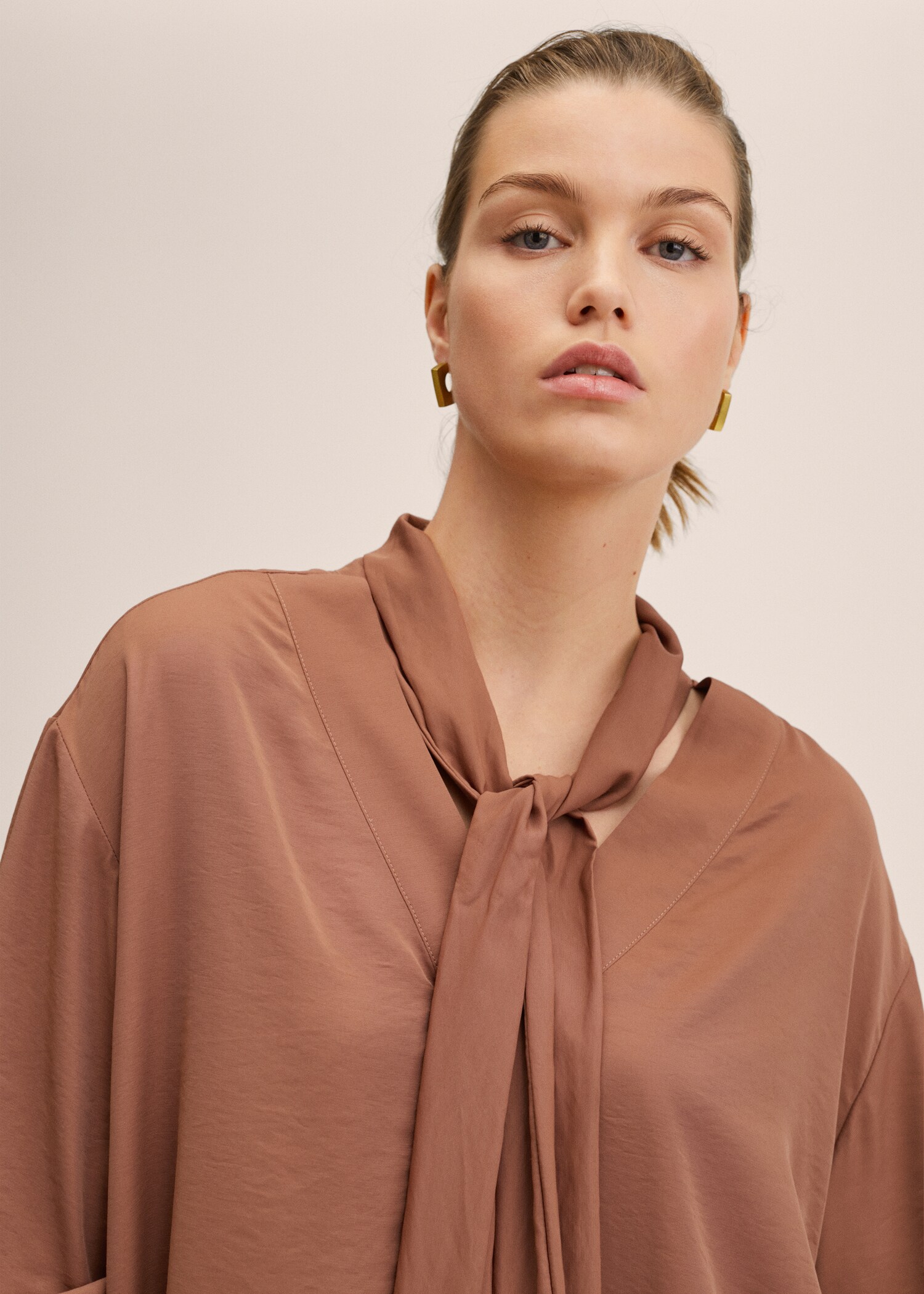 Blusa lazo cuello - Detalle del artículo 1