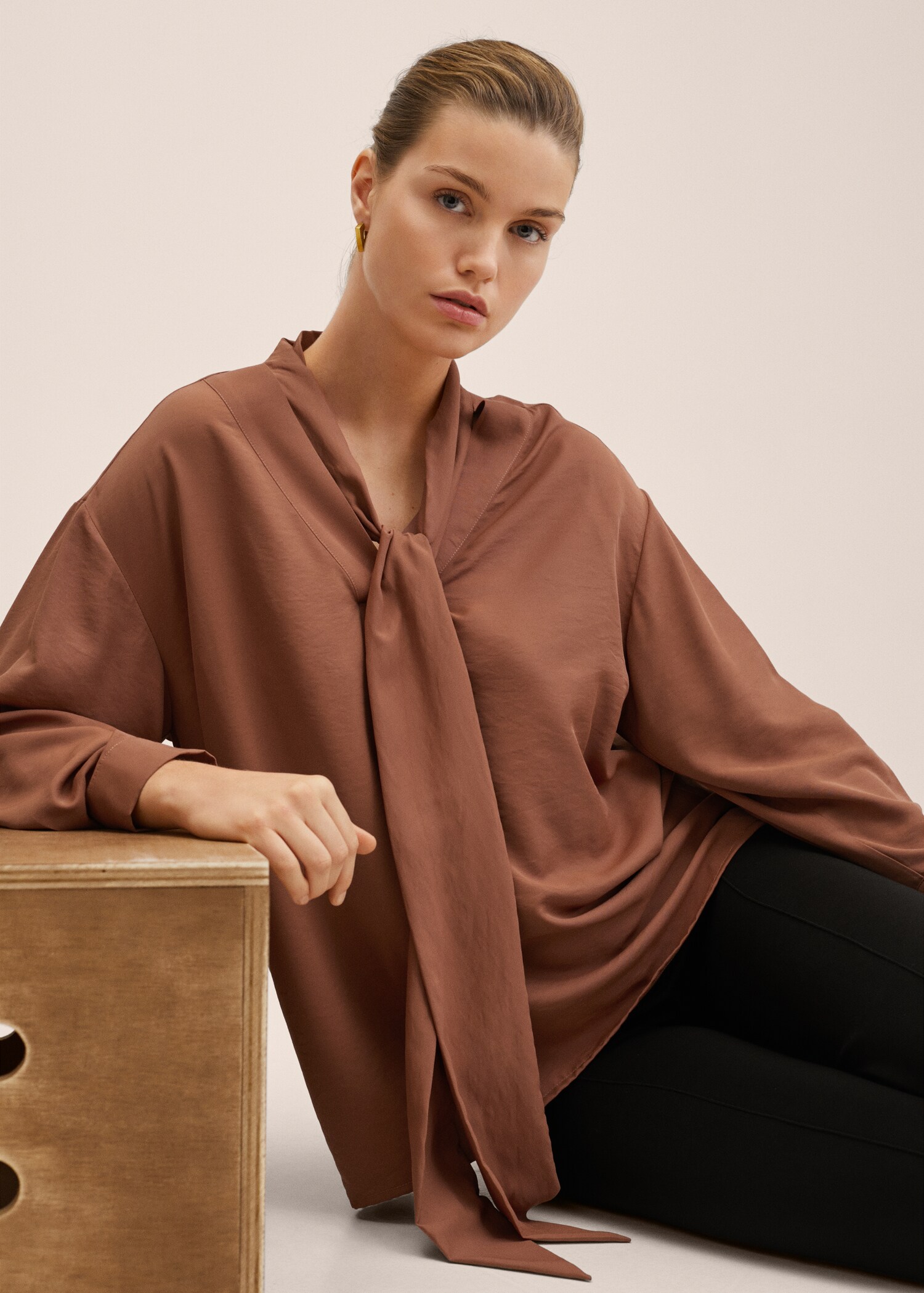 Blusa lazo cuello - Detalle del artículo 2