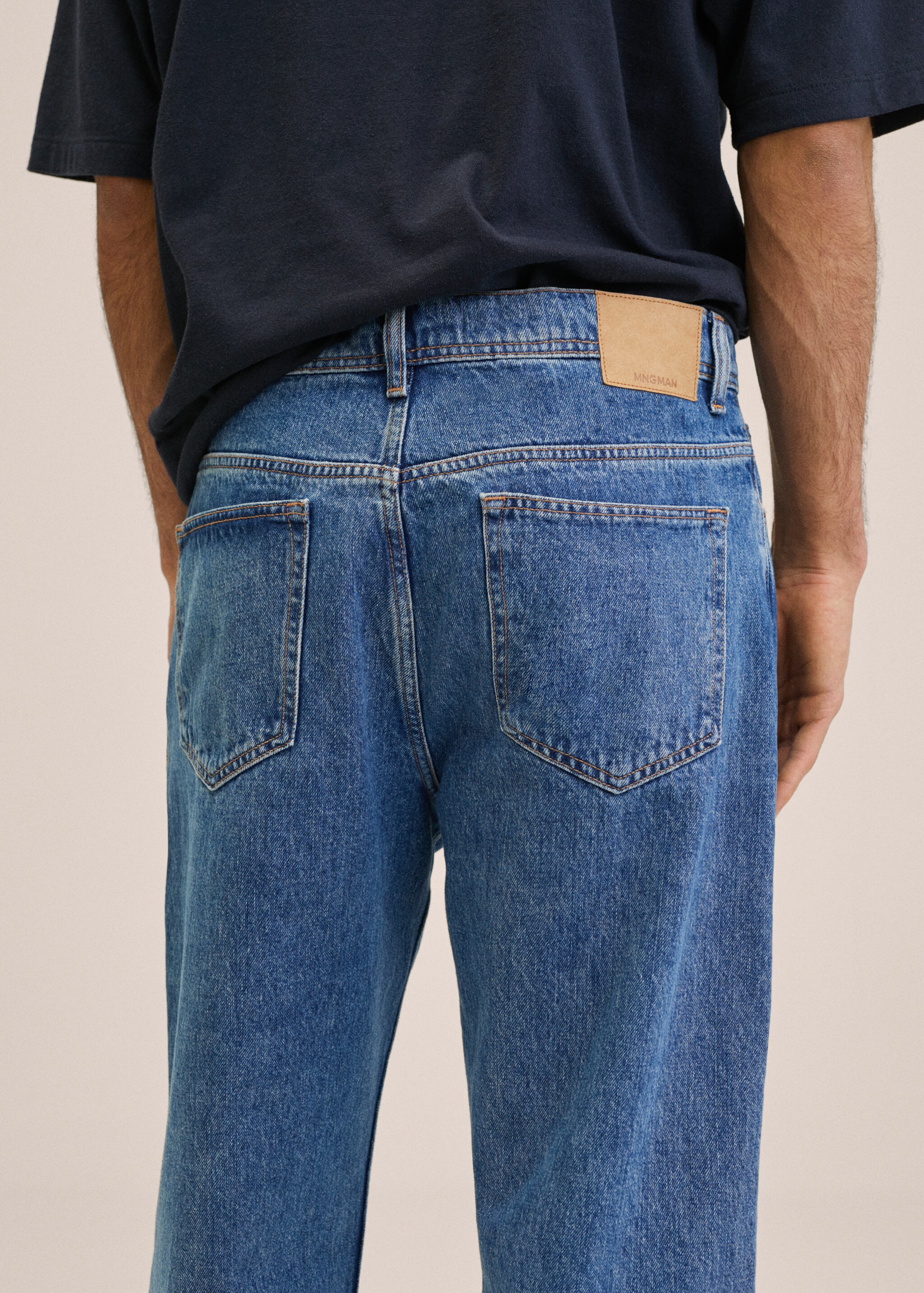 Tapered loose-fit cropped jeans  - Details of the article 3