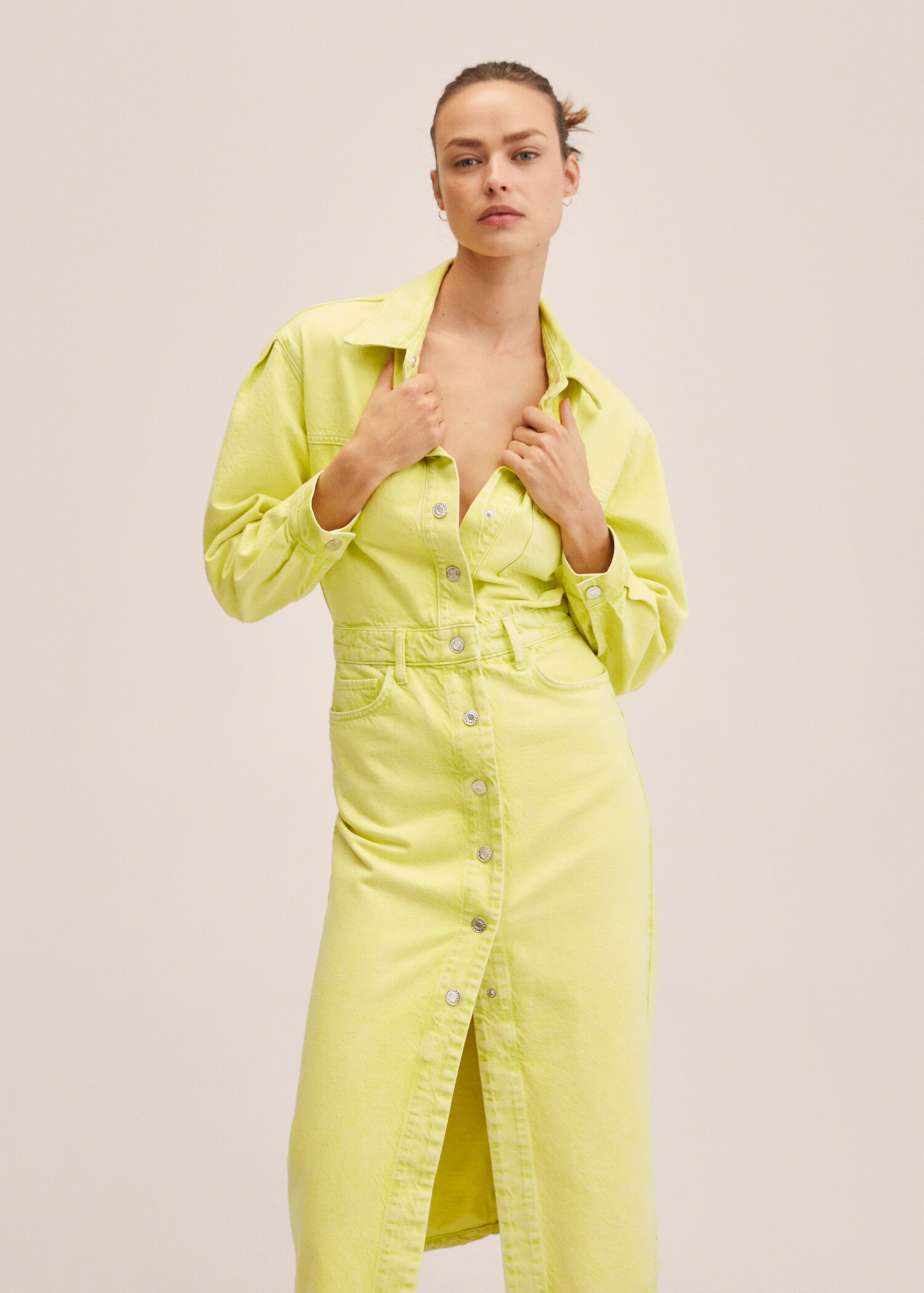Vestido camisero vaquero - Plano medio