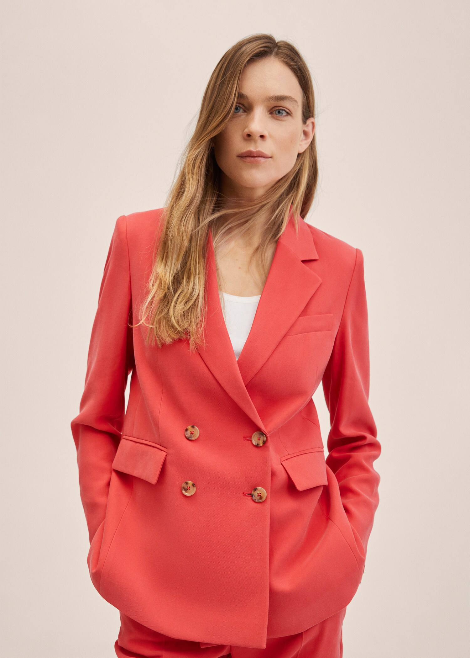Americana traje doble botonadura - Plano medio