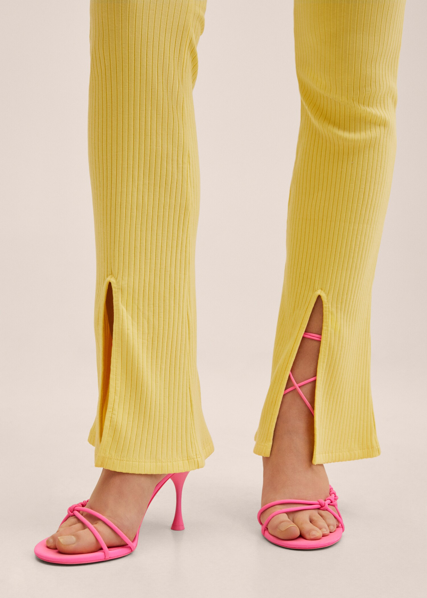 Side slit knit pants - Details of the article 2