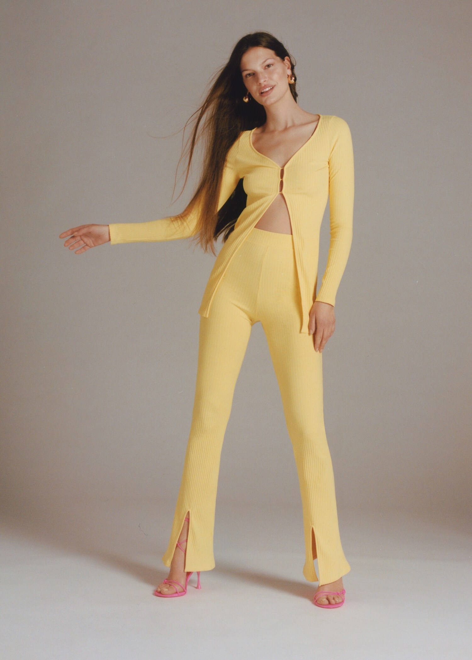 Side slit knit pants - Details of the article 6