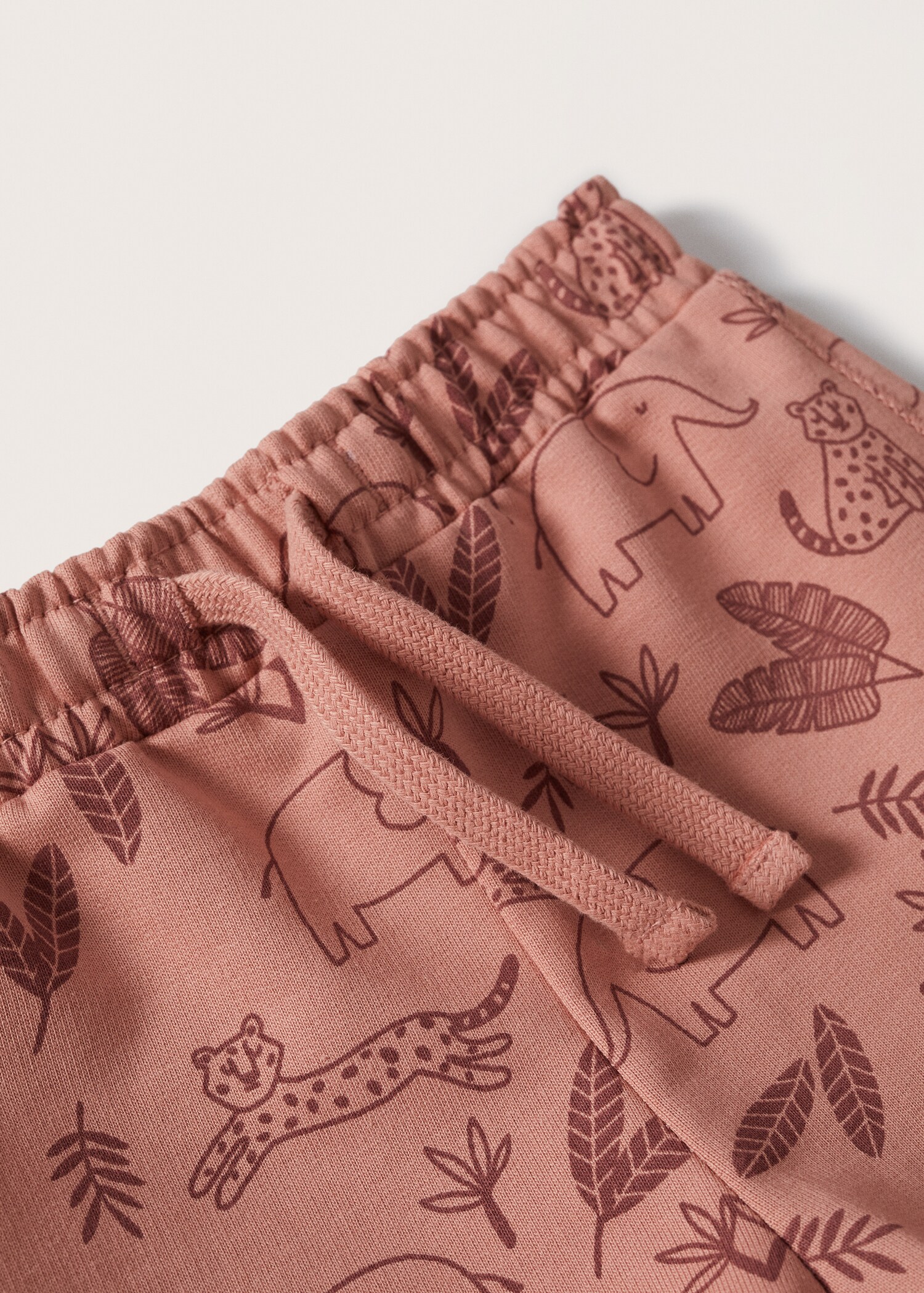 Printed jogging Bermuda shorts - Details of the article 8