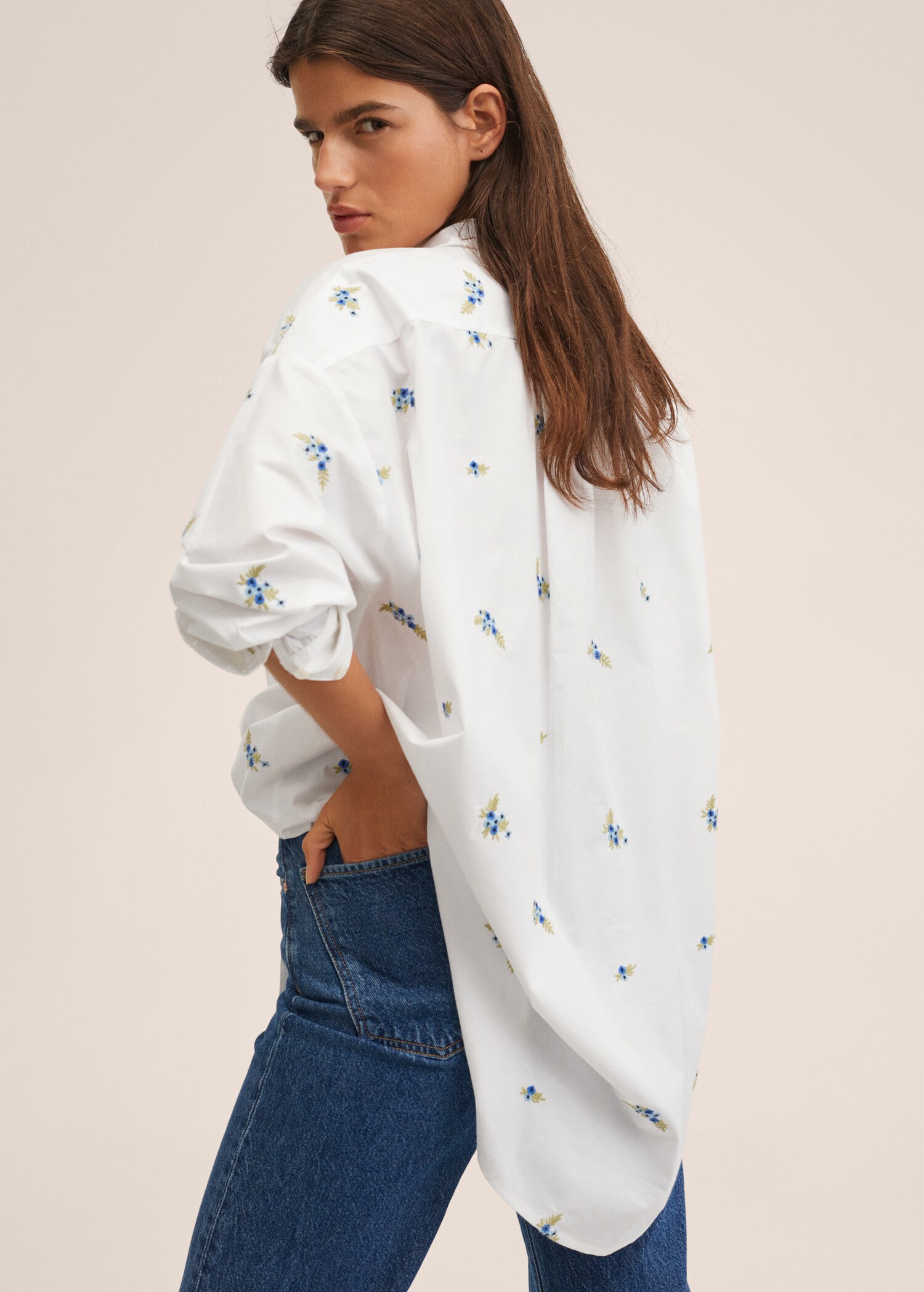 Oversized embroidered shirt - Reverse of the article