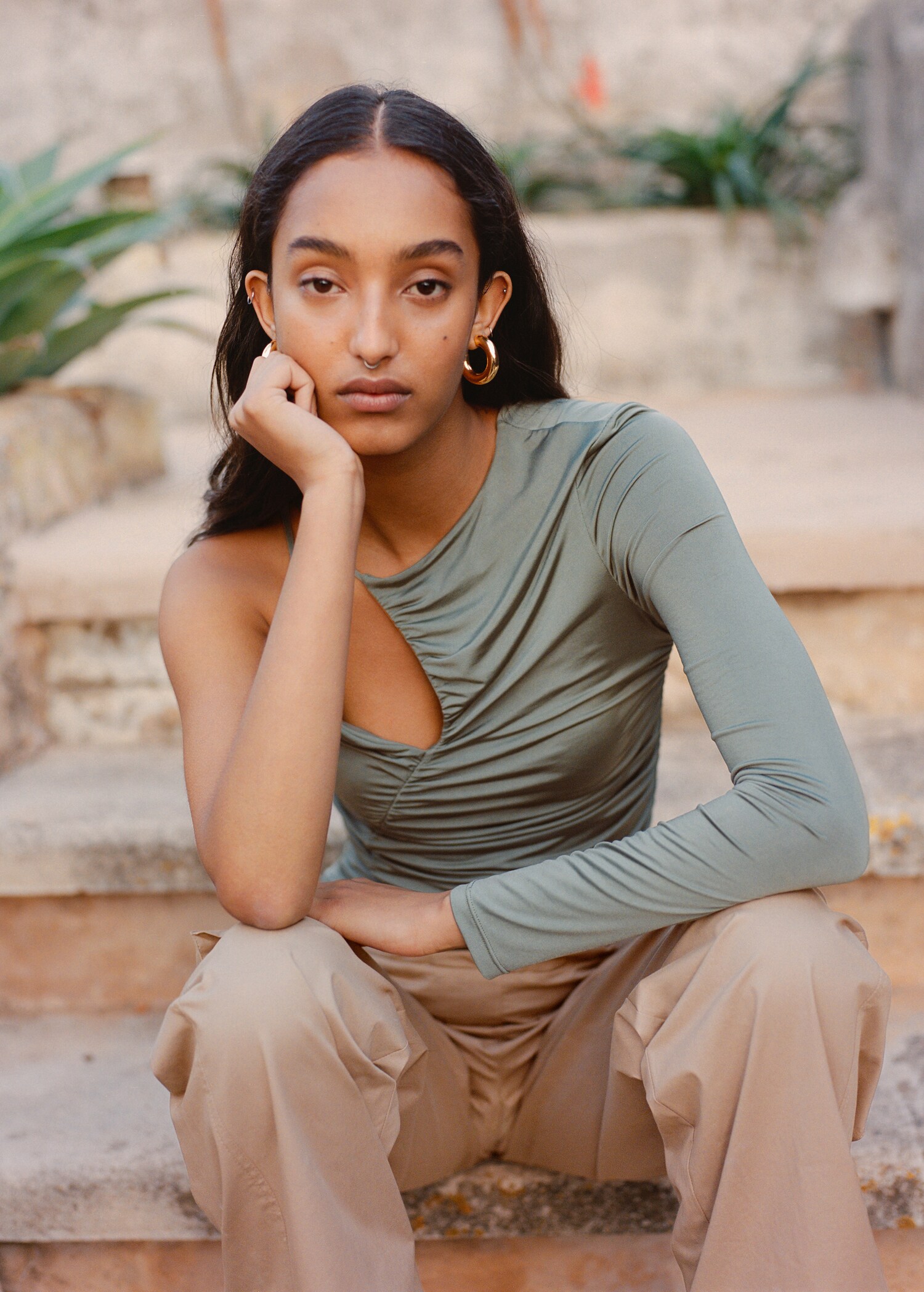 Asymmetrical open t-shirt - Details of the article 6