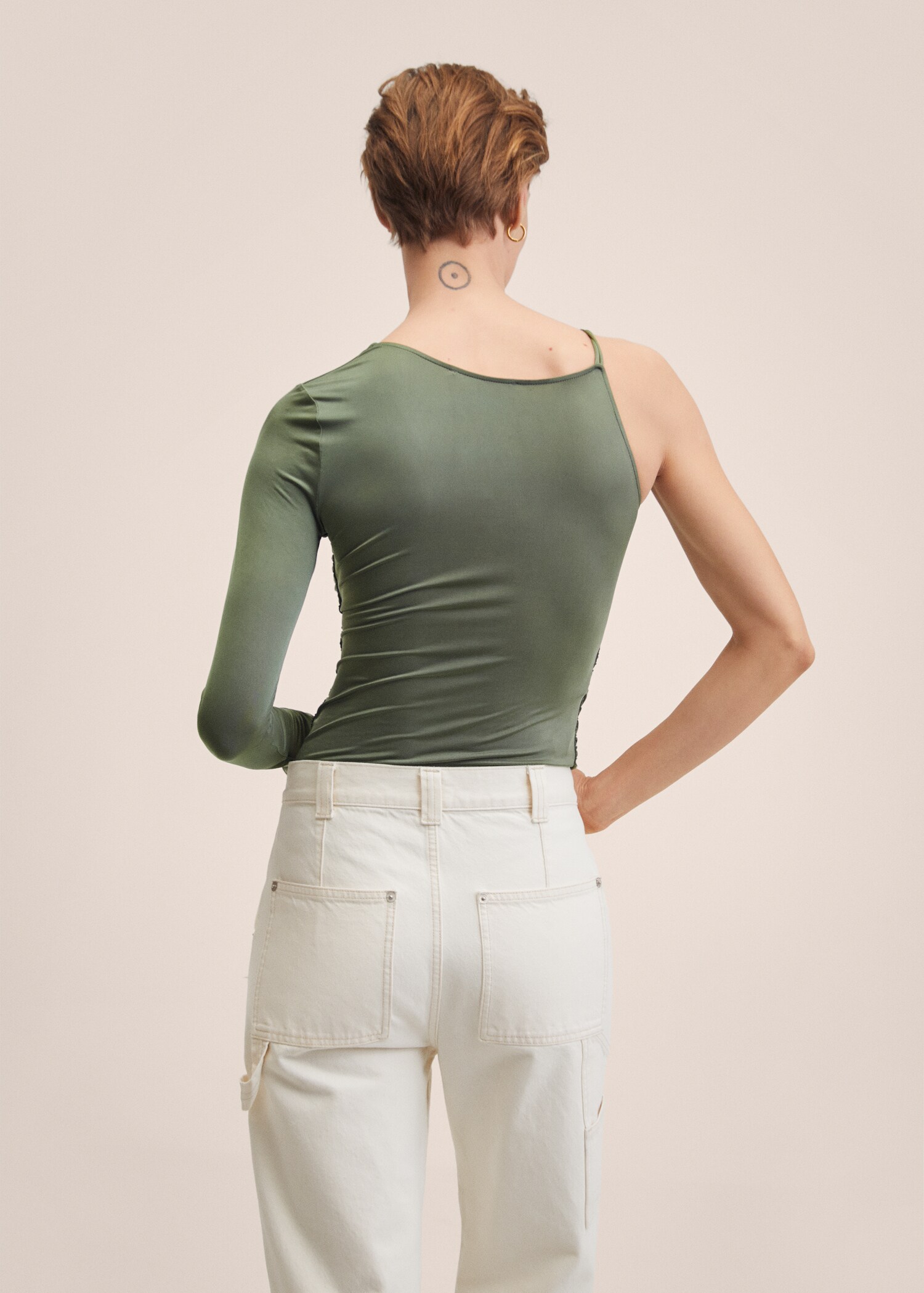 Asymmetrical open t-shirt - Reverse of the article
