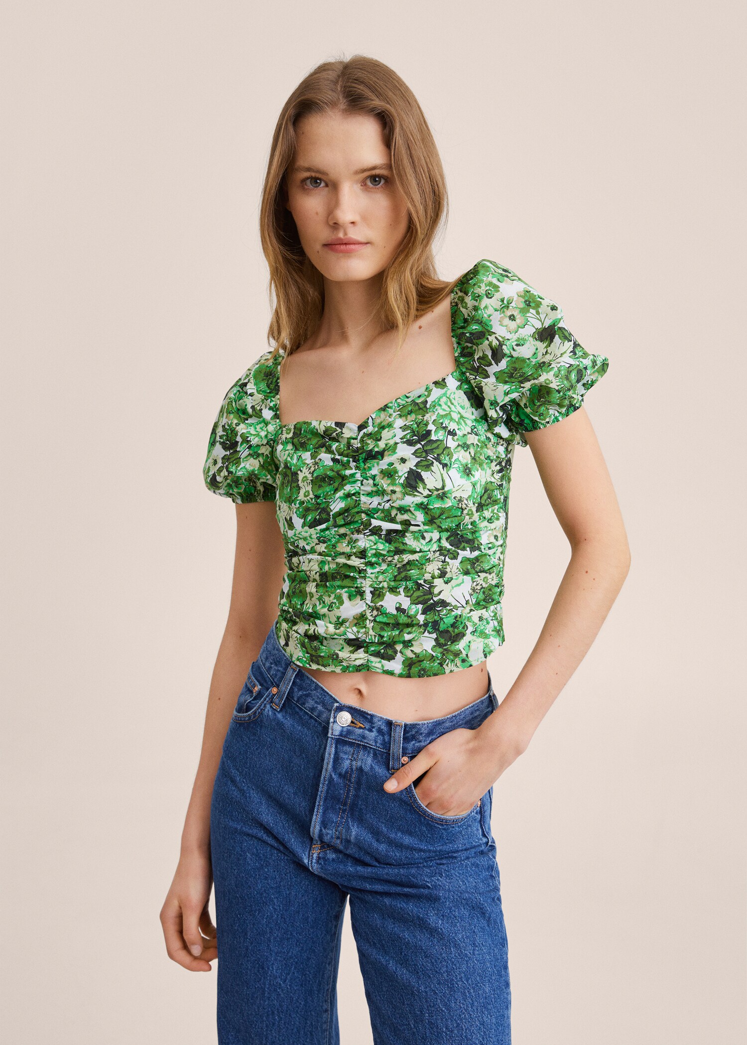 Blusa estampada fruncido - Plano medio