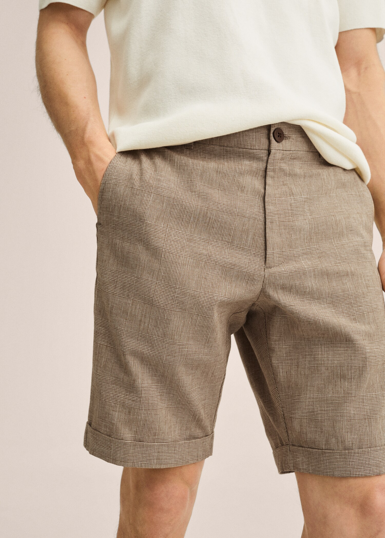 Checked linen Bermuda shorts - Details of the article 1