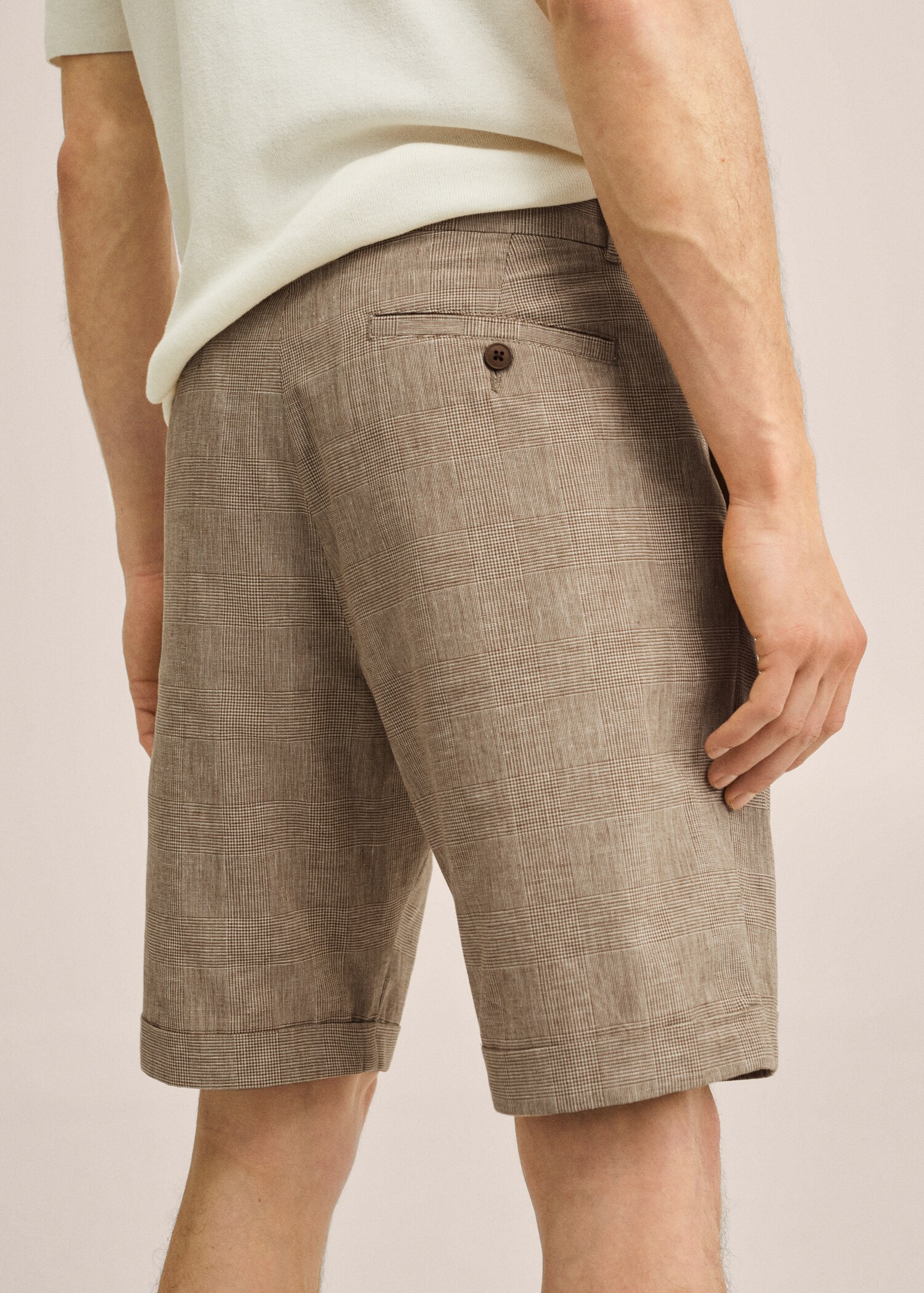 Checked linen Bermuda shorts - Details of the article 3