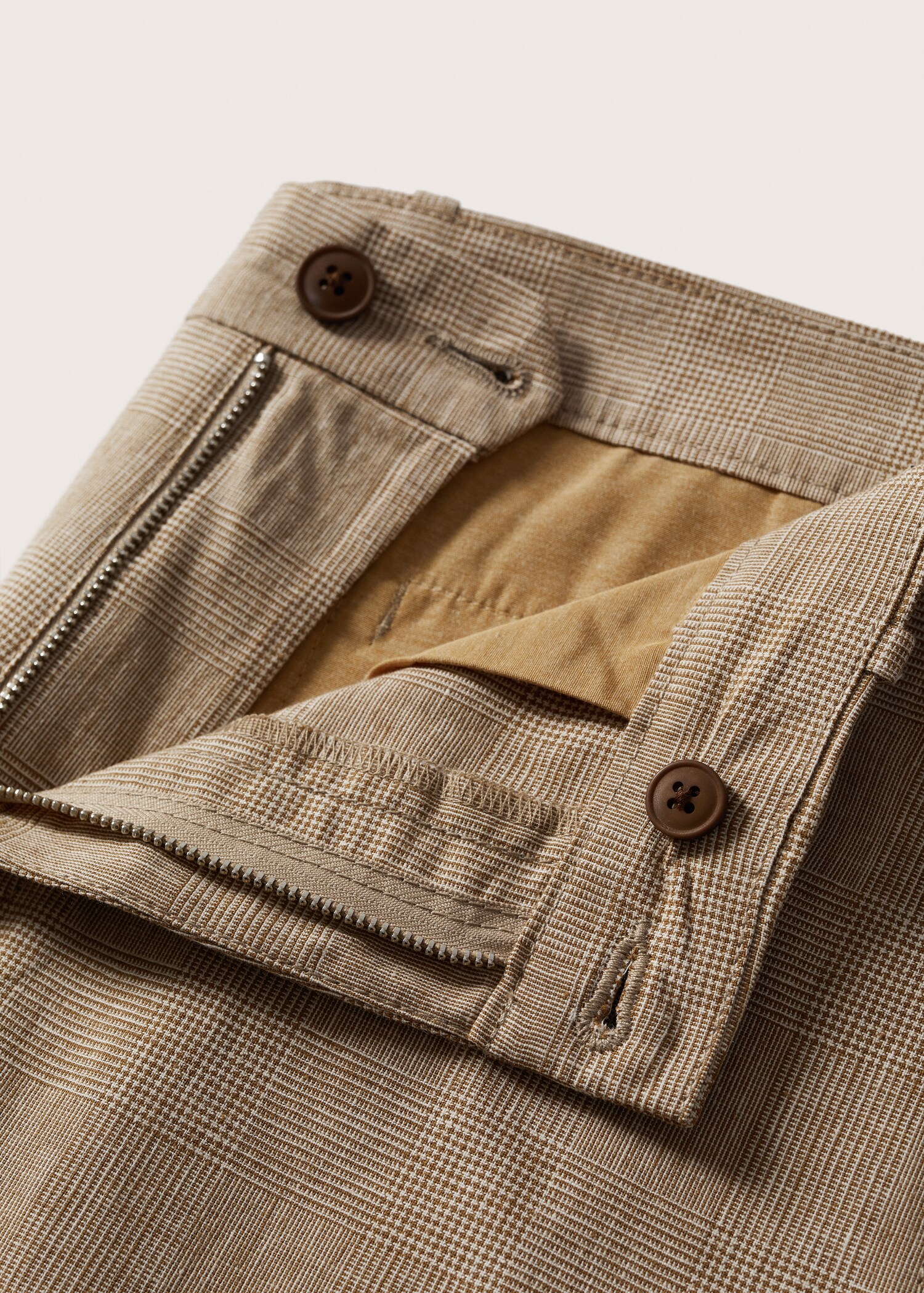 Checked linen Bermuda shorts - Details of the article 7