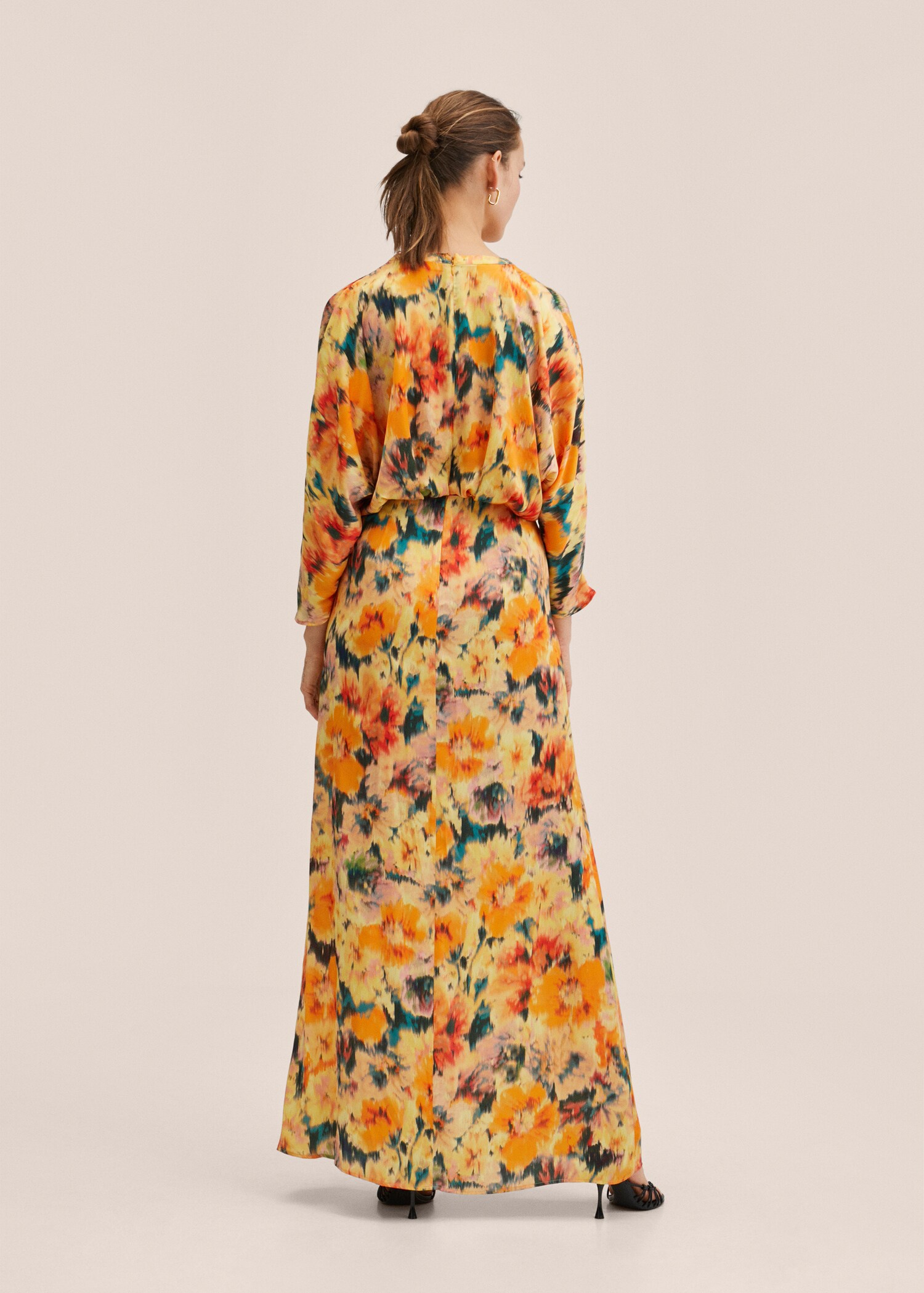 Vestido satinado estampado  - Reverso del artículo