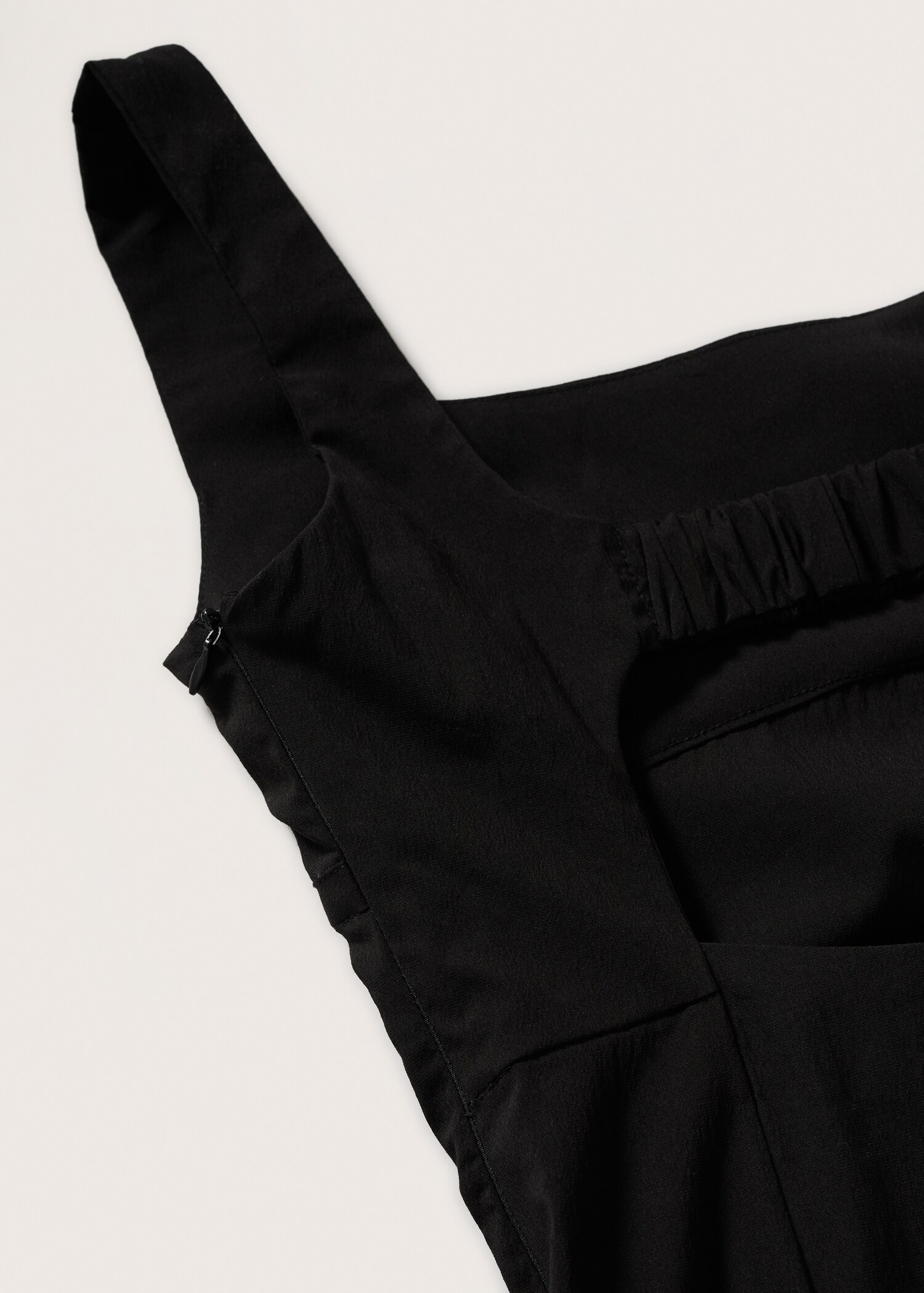 Cut-out detail dress - Details of the article 8