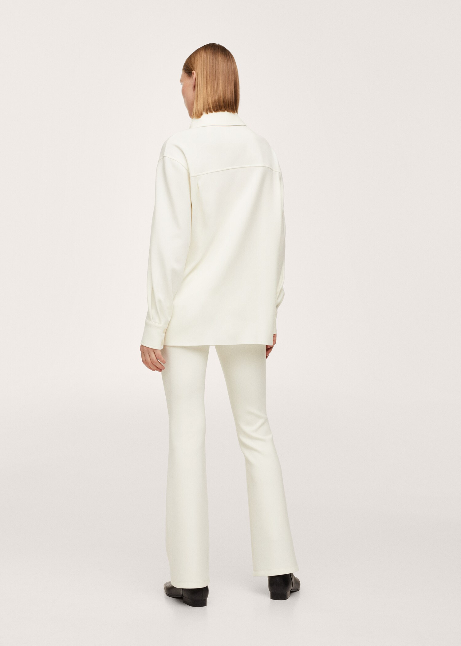 Oversized Overshirt mit Taschen - Rückseite des Artikels