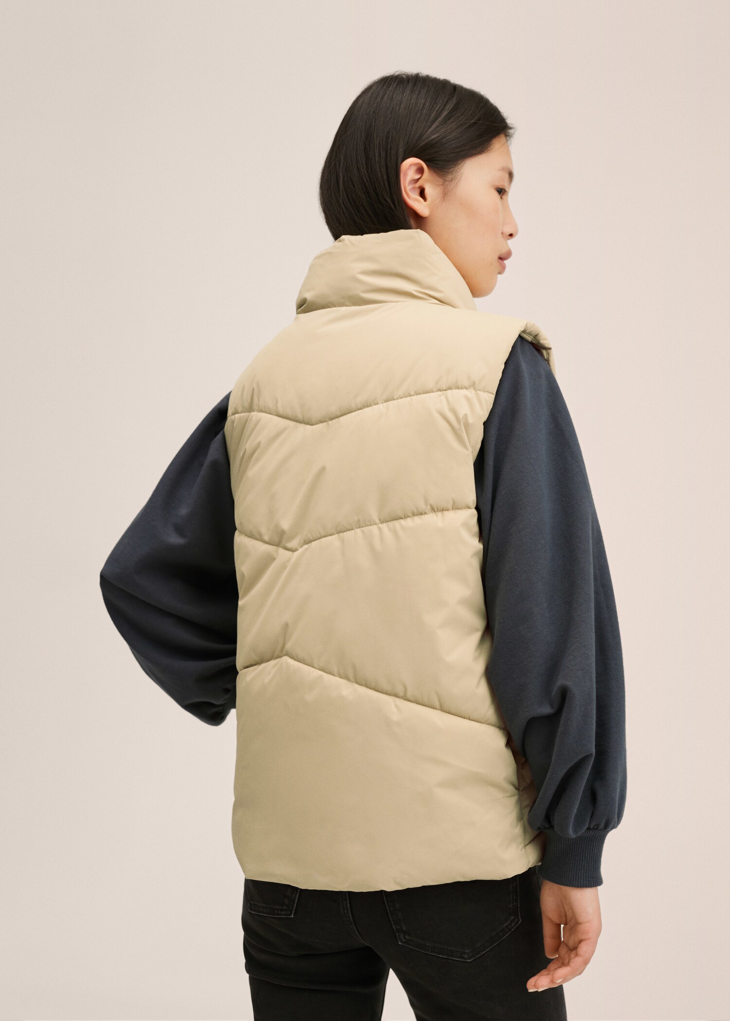 Quilted gilet - Reverse of the article