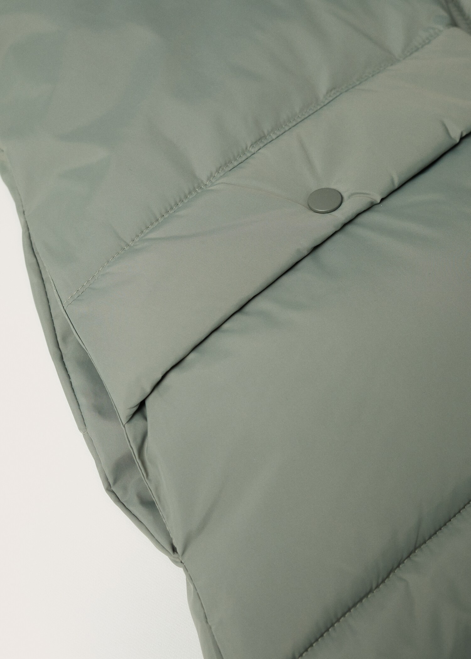 Quilted gilet - Details of the article 8