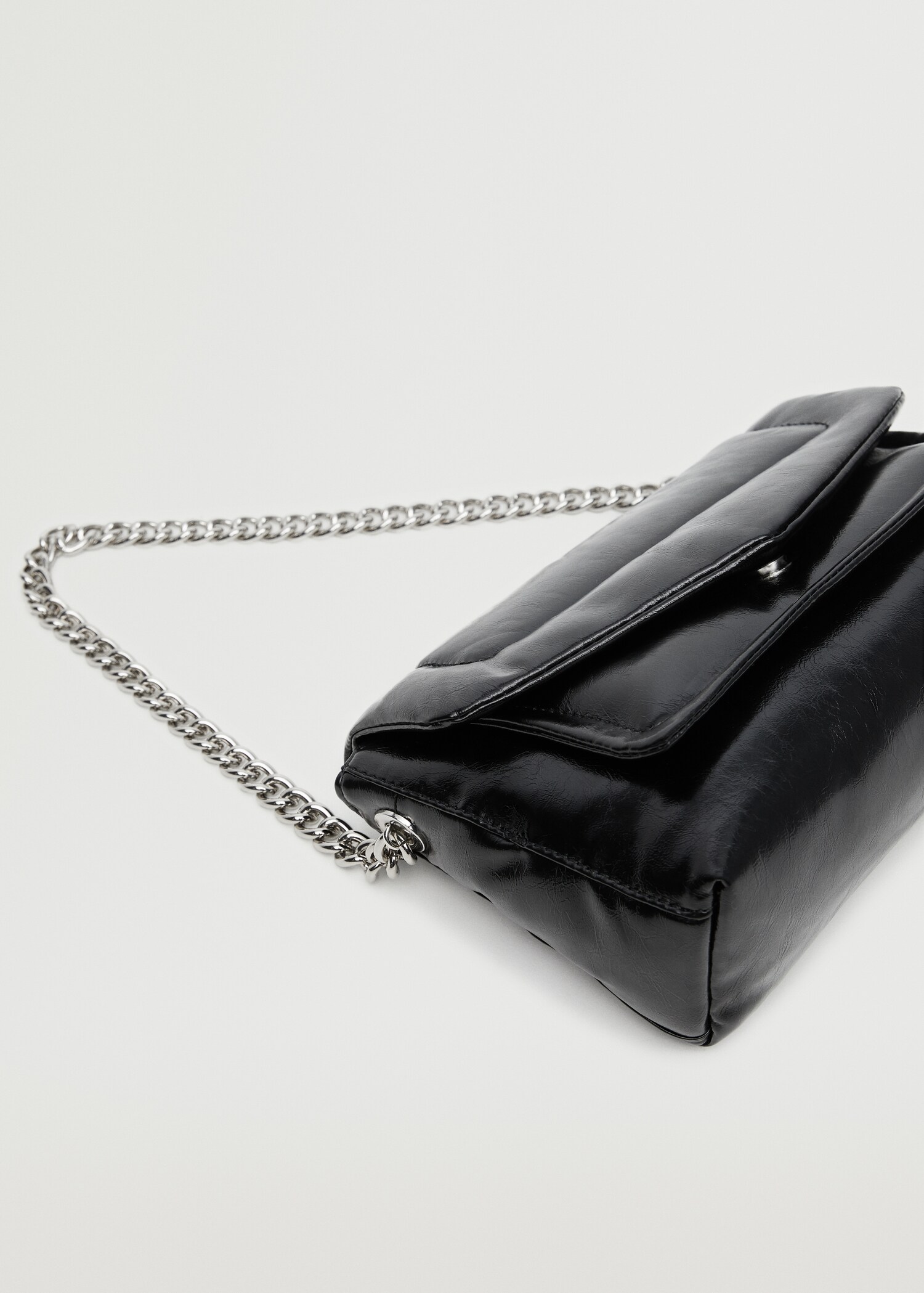 Bolso solapa cadena - Plano medio