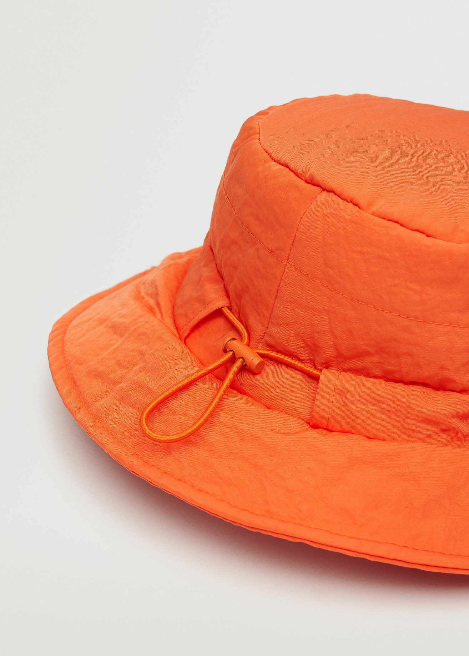 Prošívaný klobouk cloche - Náhled ve středové rovině