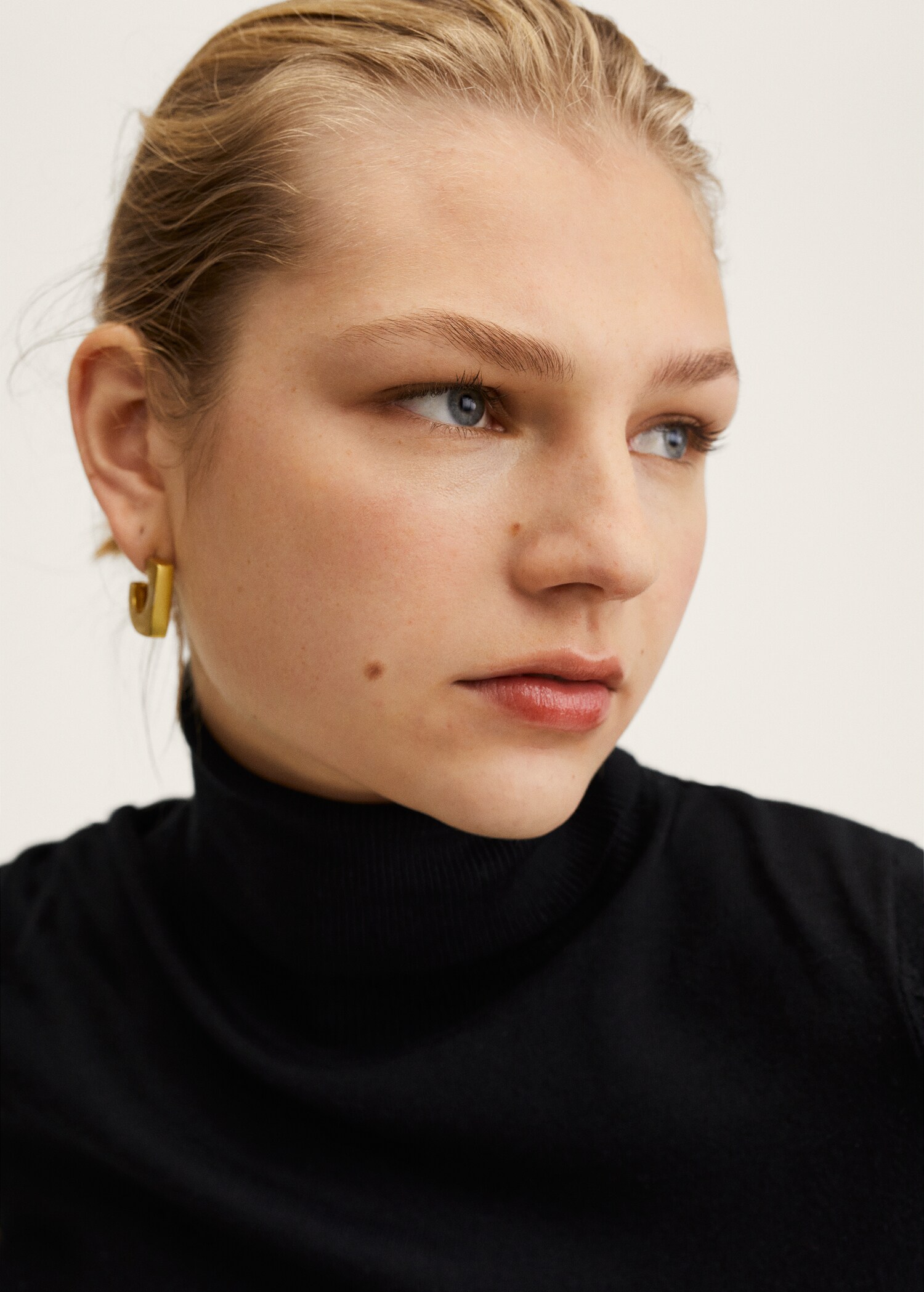Turtleneck knitted sweater - Details of the article 1