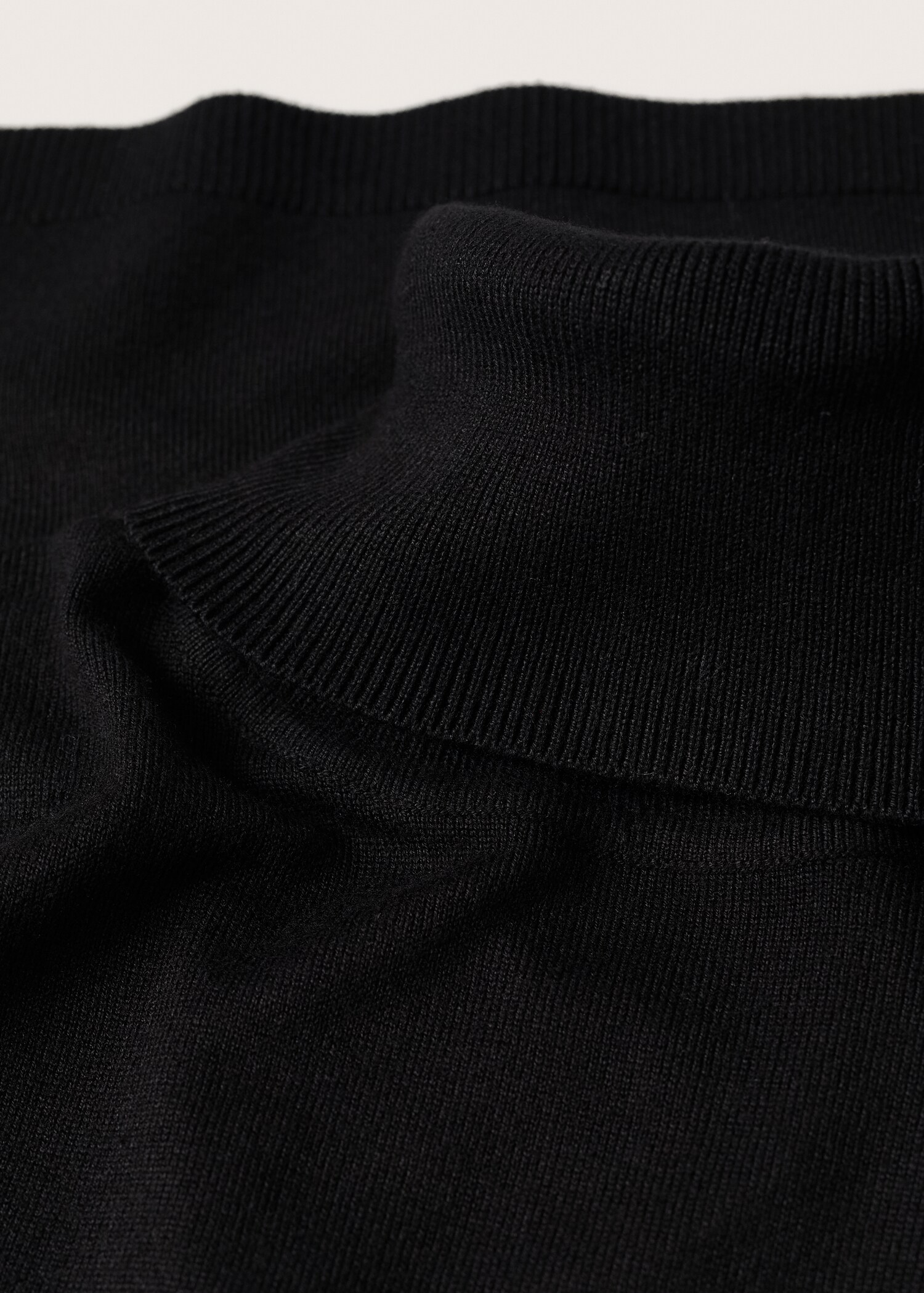 Turtleneck knitted sweater - Details of the article 8