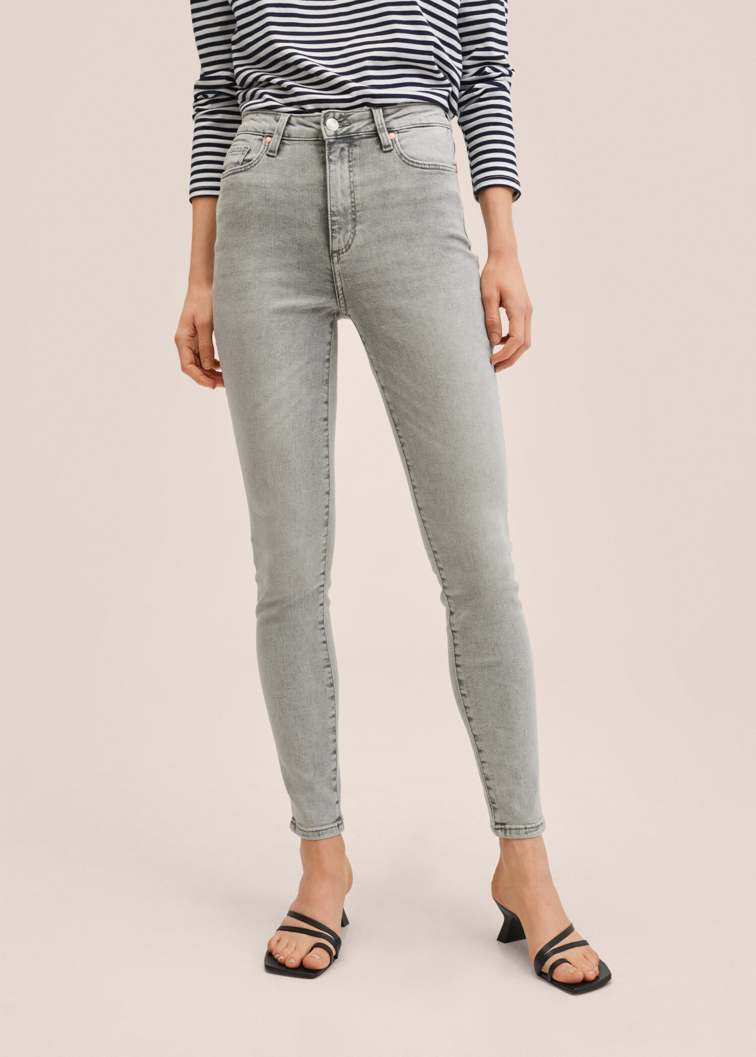 Skinny-Jeans mit hohem Bund - Mittlere Ansicht