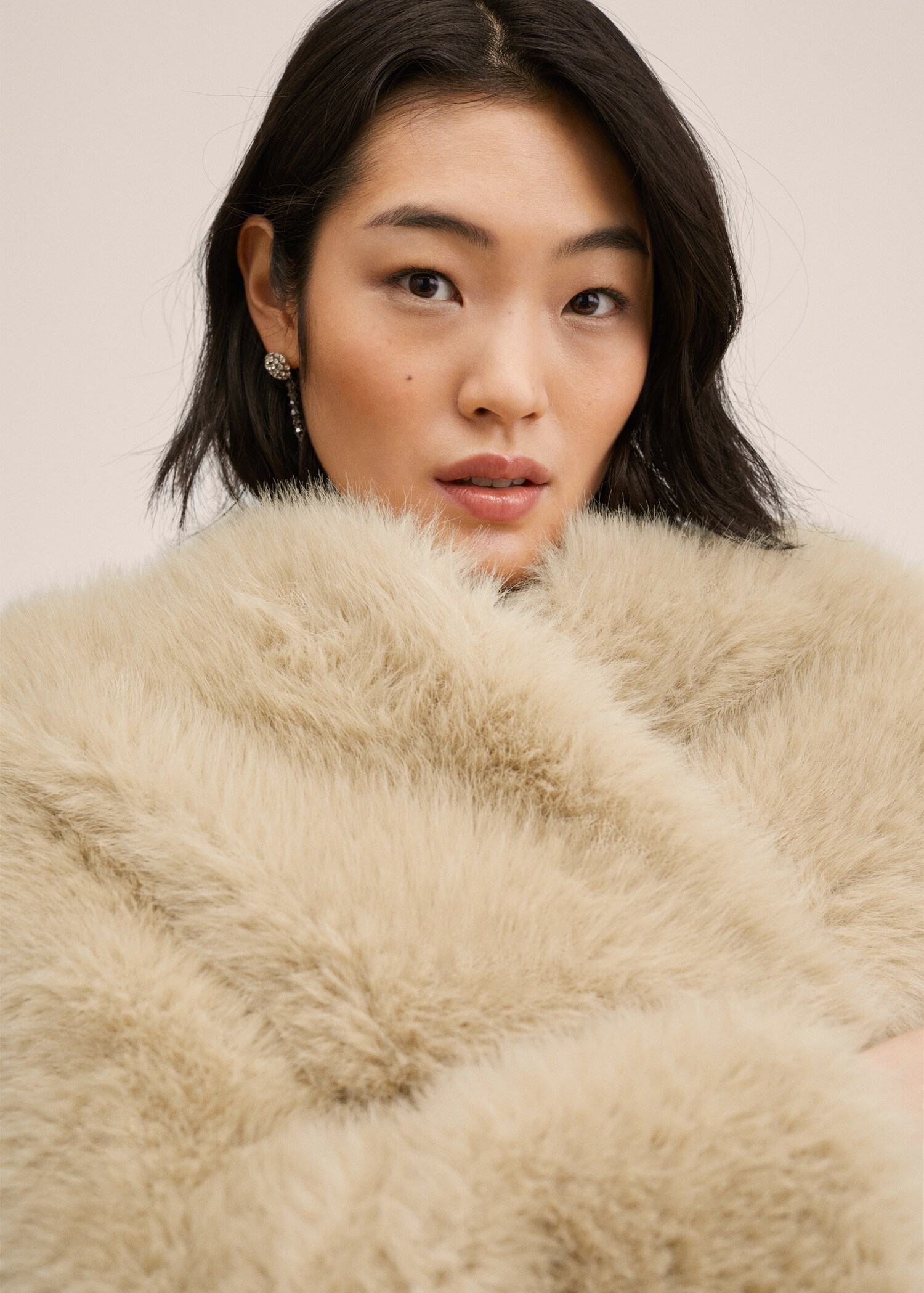 Fur-effect coat - Details of the article 1