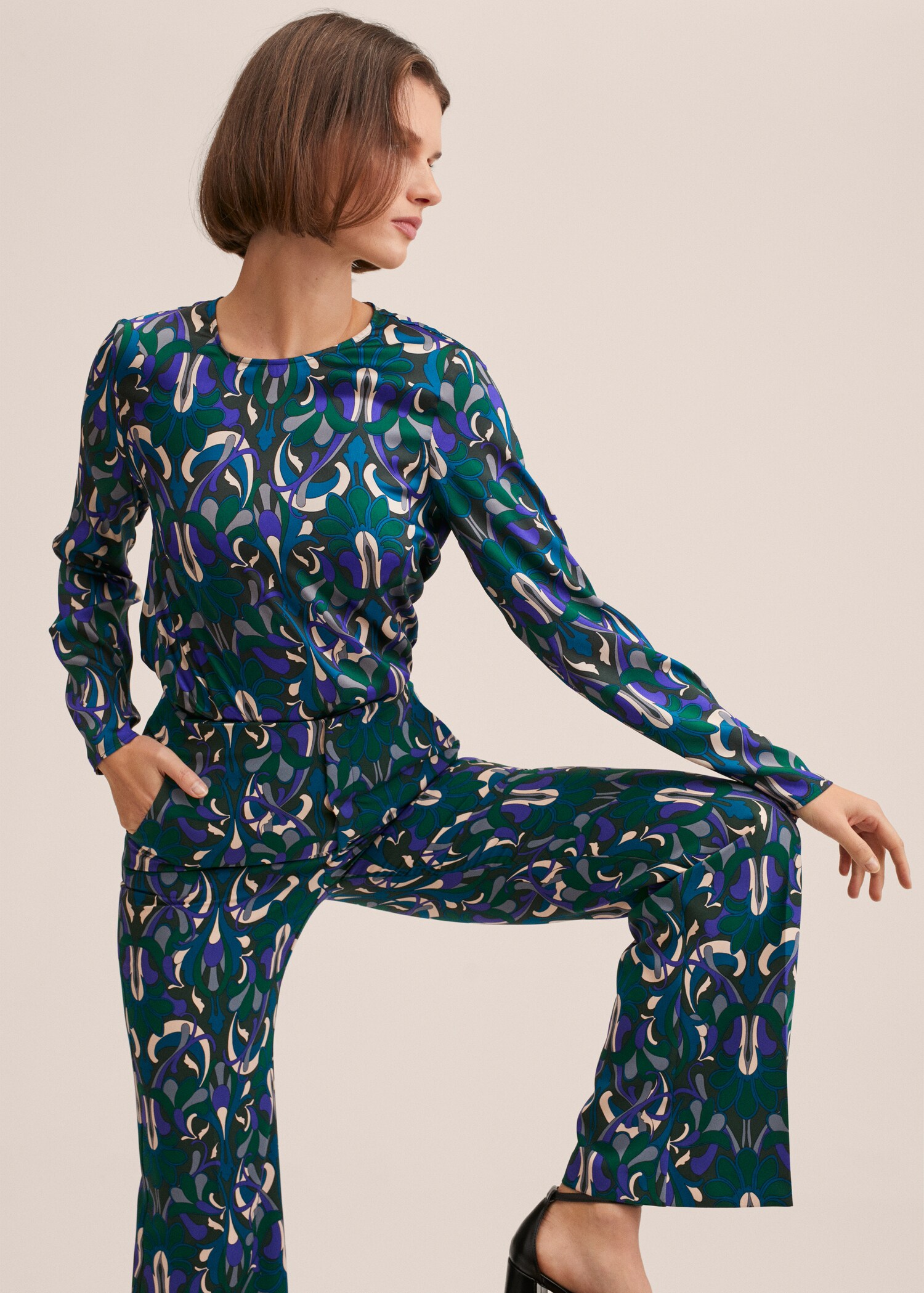 Flared trousers - Details of the article 1