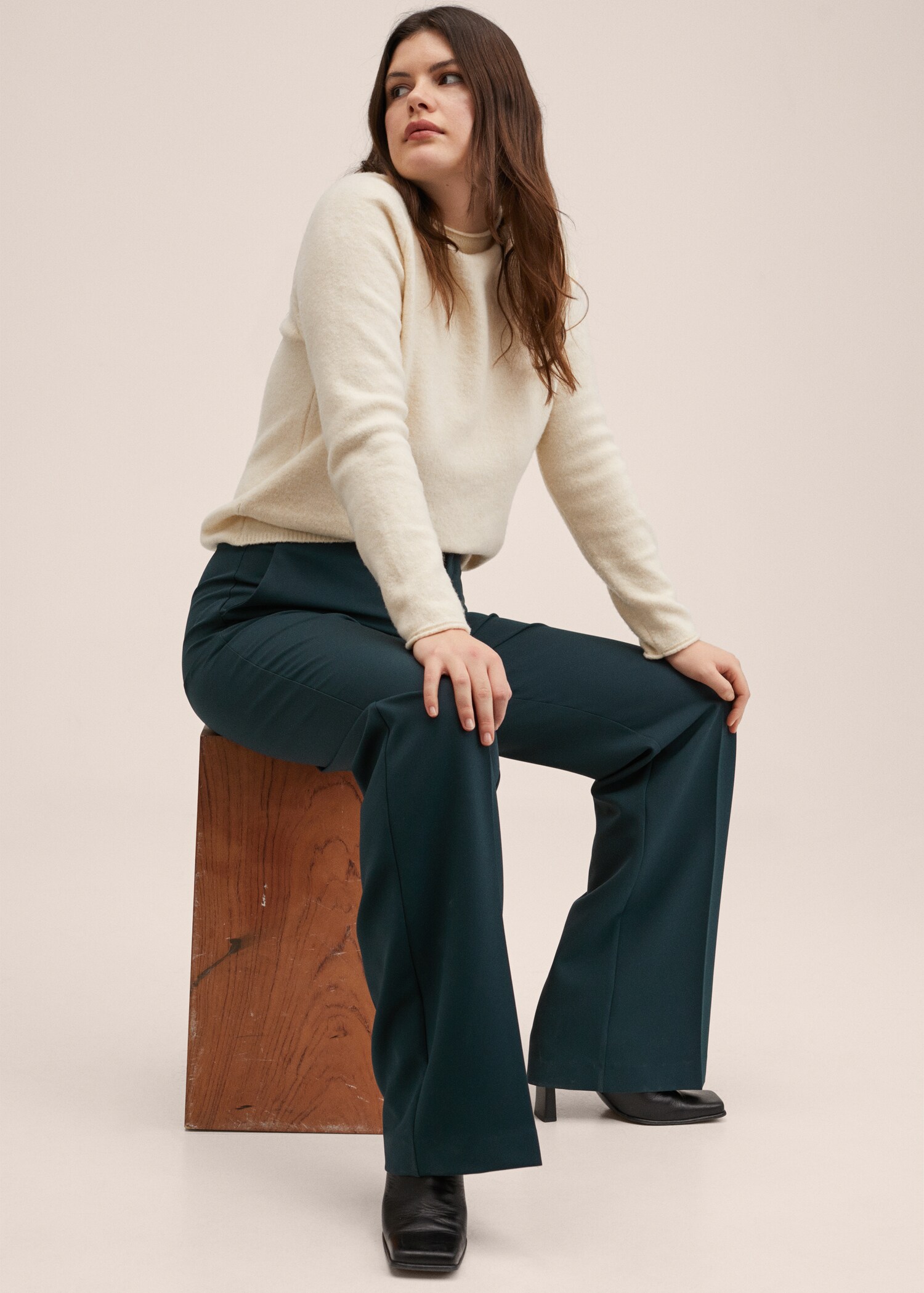 Flared trousers - Details of the article 5