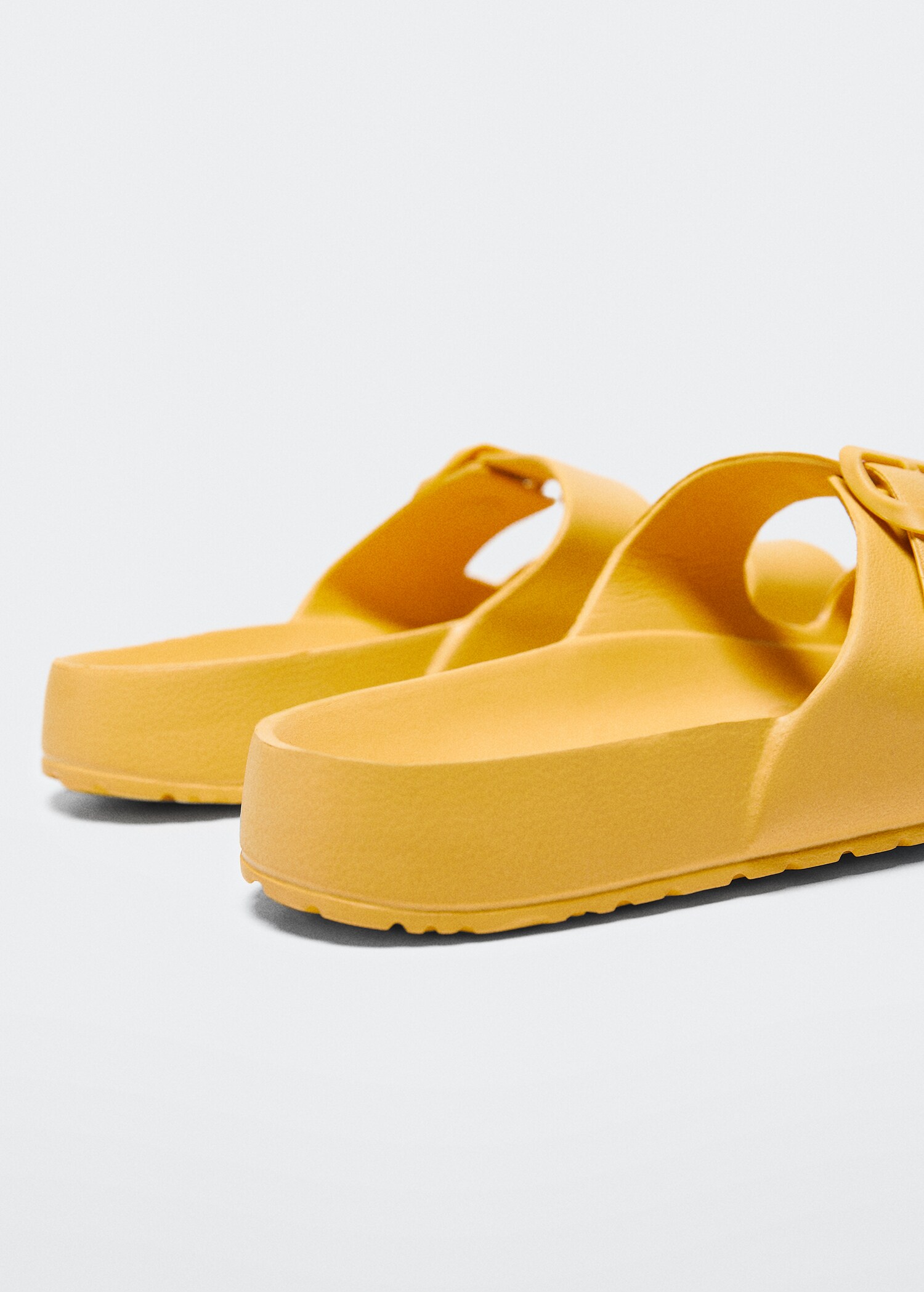 Rubber sandal with buckle - Details of the article 2