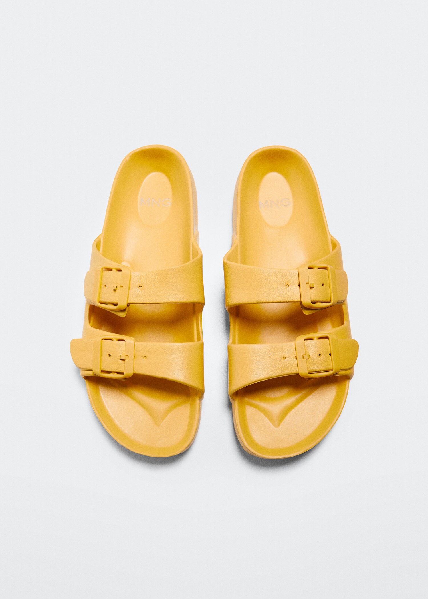 Rubber sandal with buckle - Details of the article 3