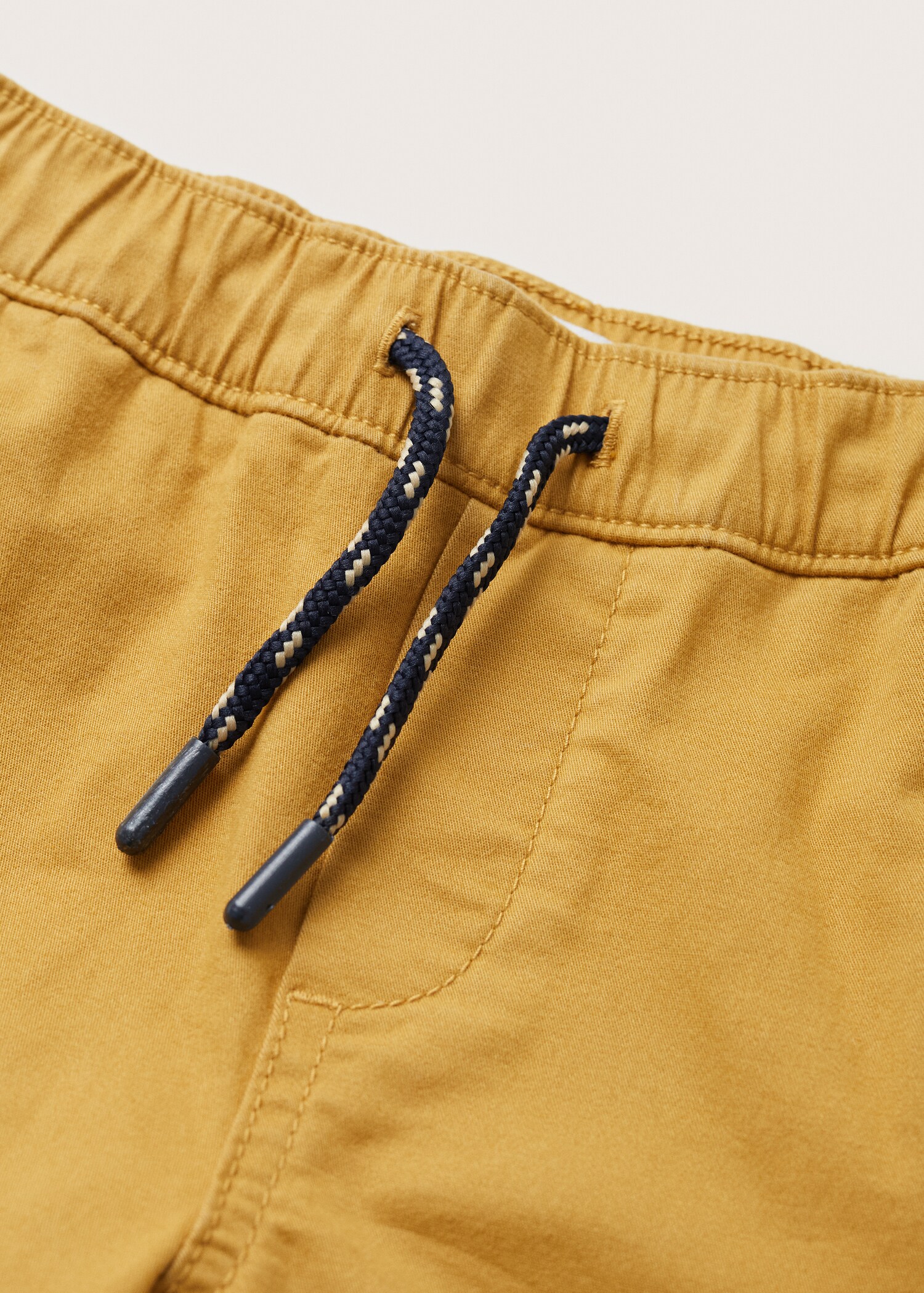 Straight-fit trousers with elastic waist - Details of the article 8
