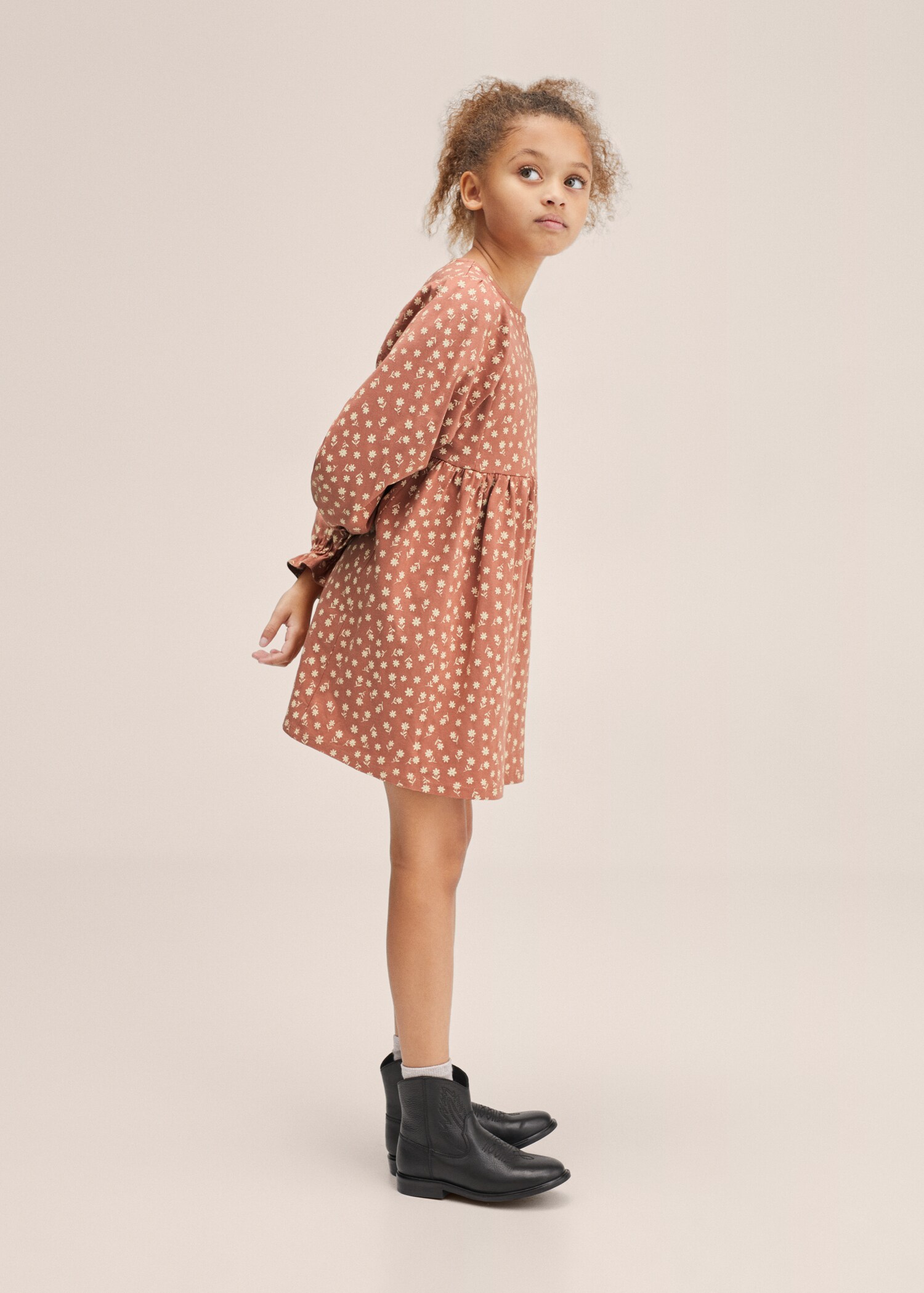 Kleid mit Blumendruck - Mittlere Ansicht