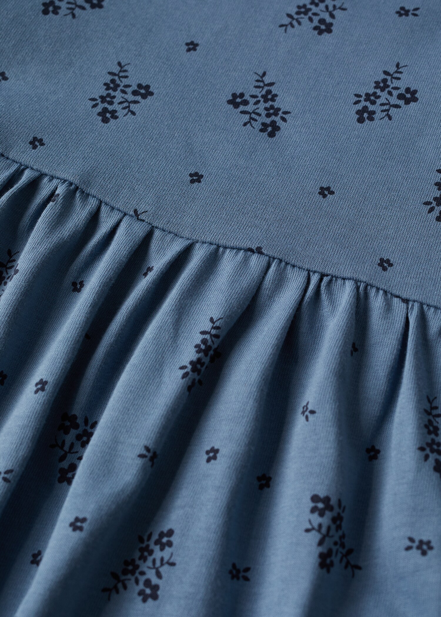 Kleid mit Blumendruck - Detail des Artikels 8