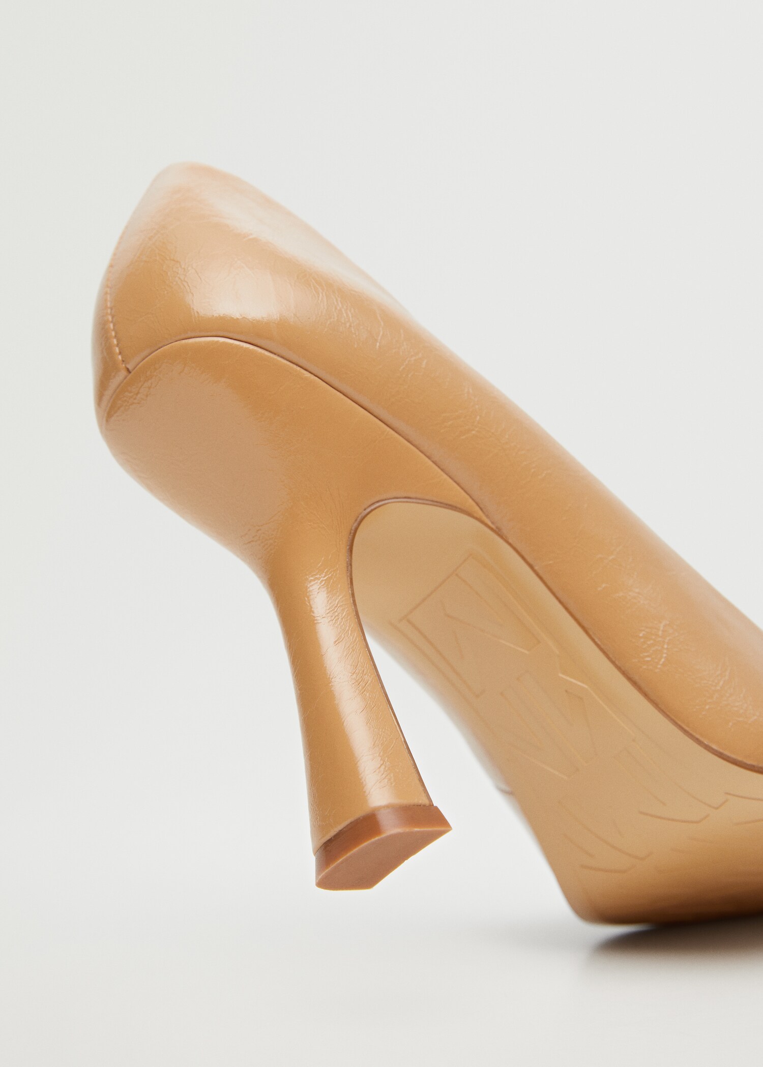 Pointed toe pumps - Details of the article 4