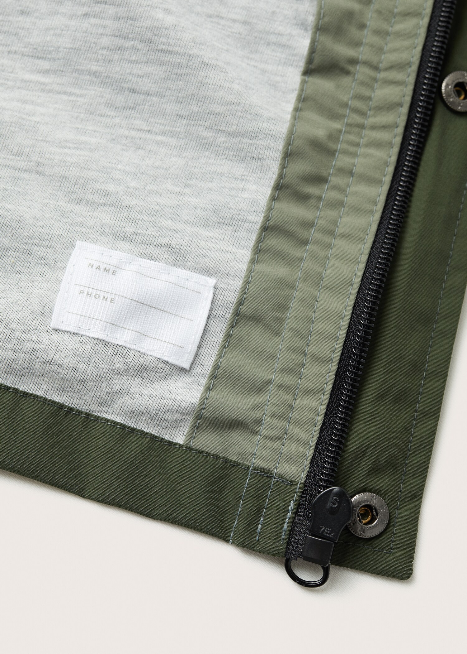 Two-tone hooded jacket - Details of the article 8