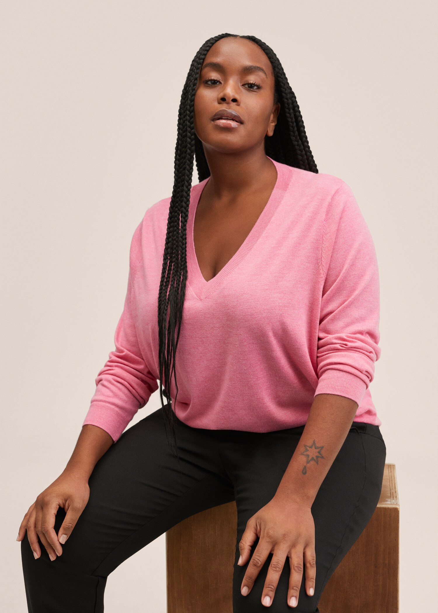 V-neck knit sweater - Details of the article 3