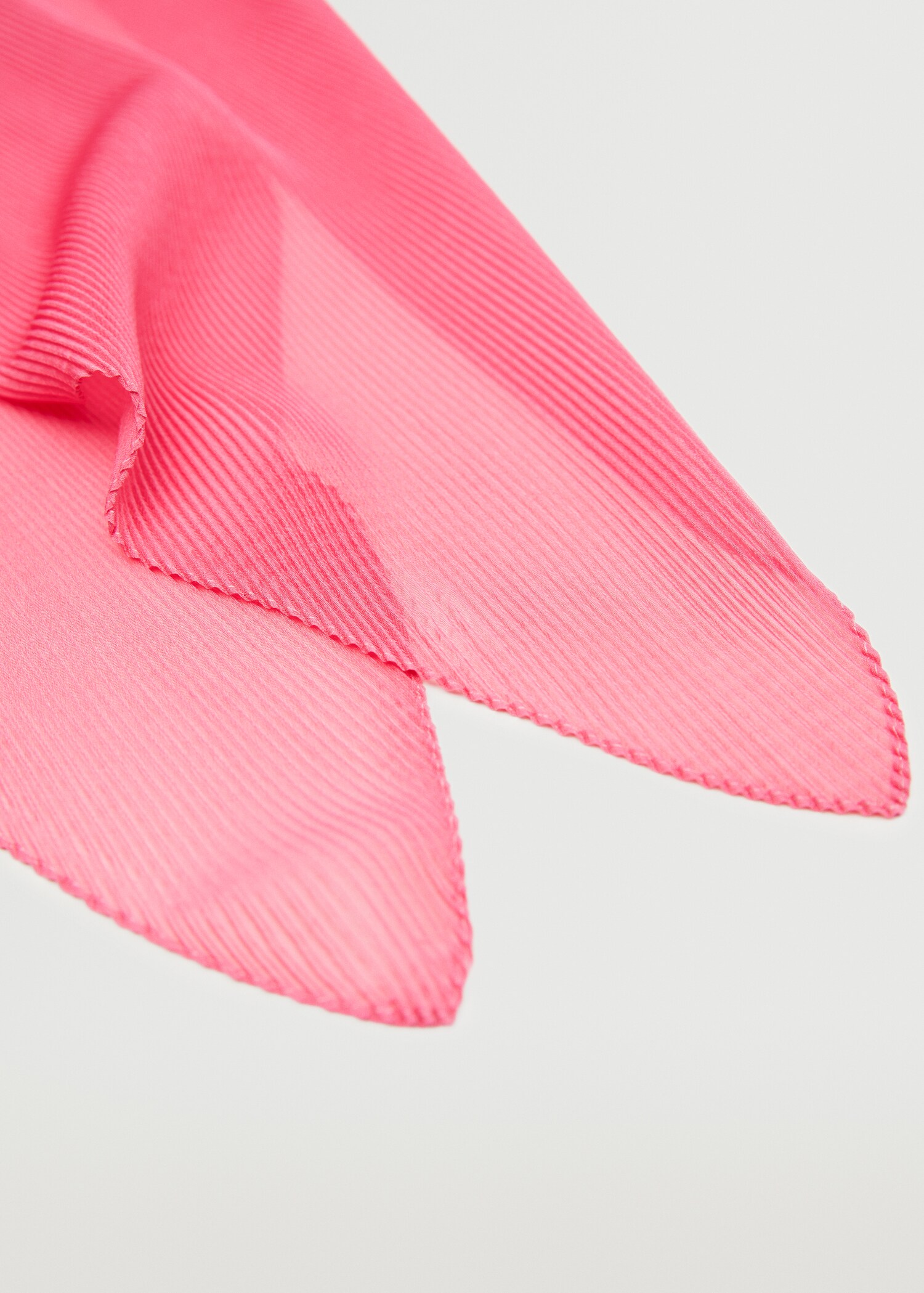Semi-transparent textured scarf - Details of the article 2