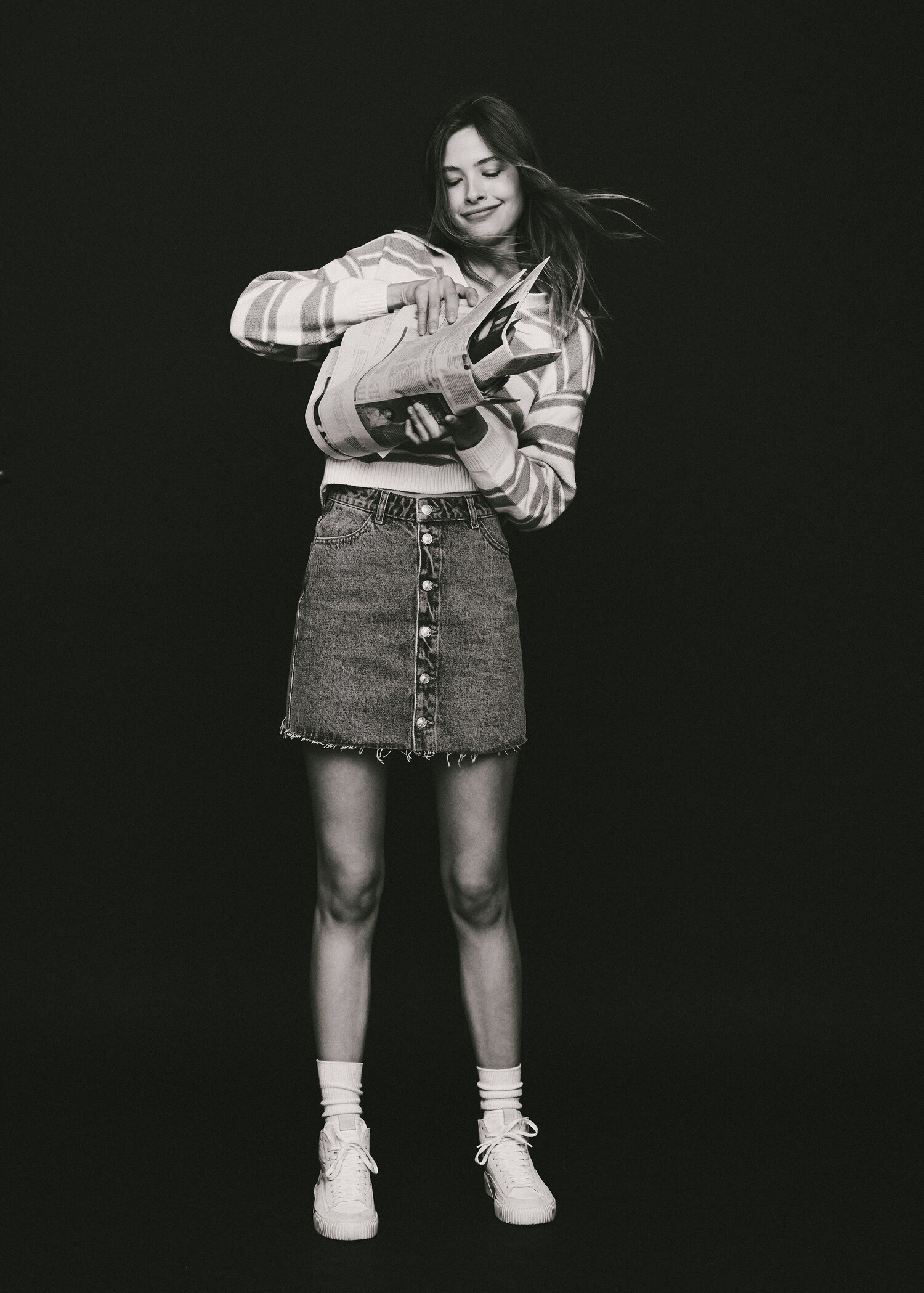 Buttoned denim skirt - Details of the article 5
