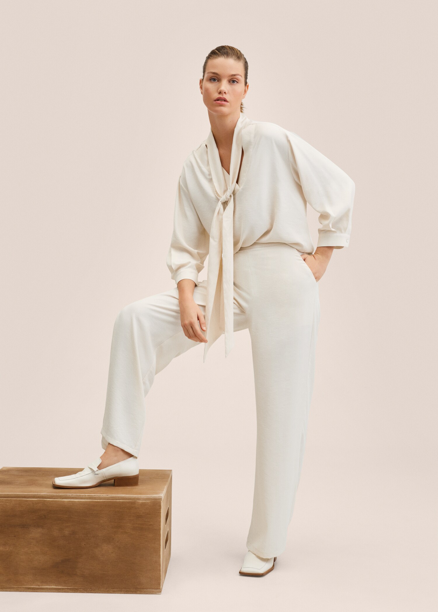 Textured flowy trousers - Details of the article 2