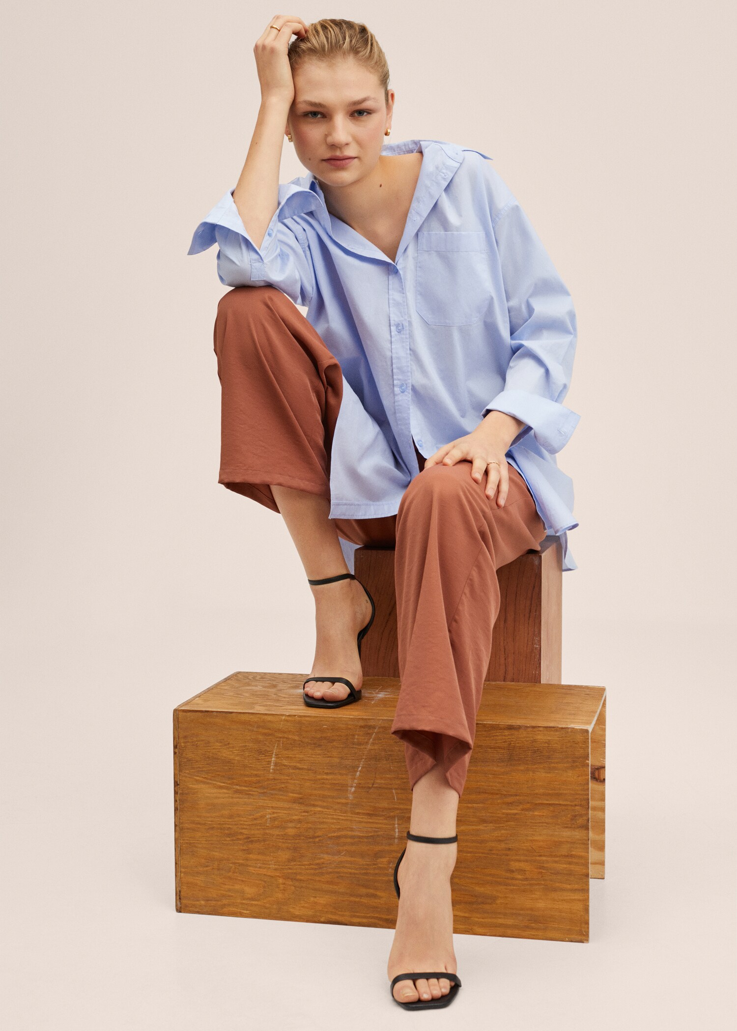 Textured flowy trousers - Details of the article 2