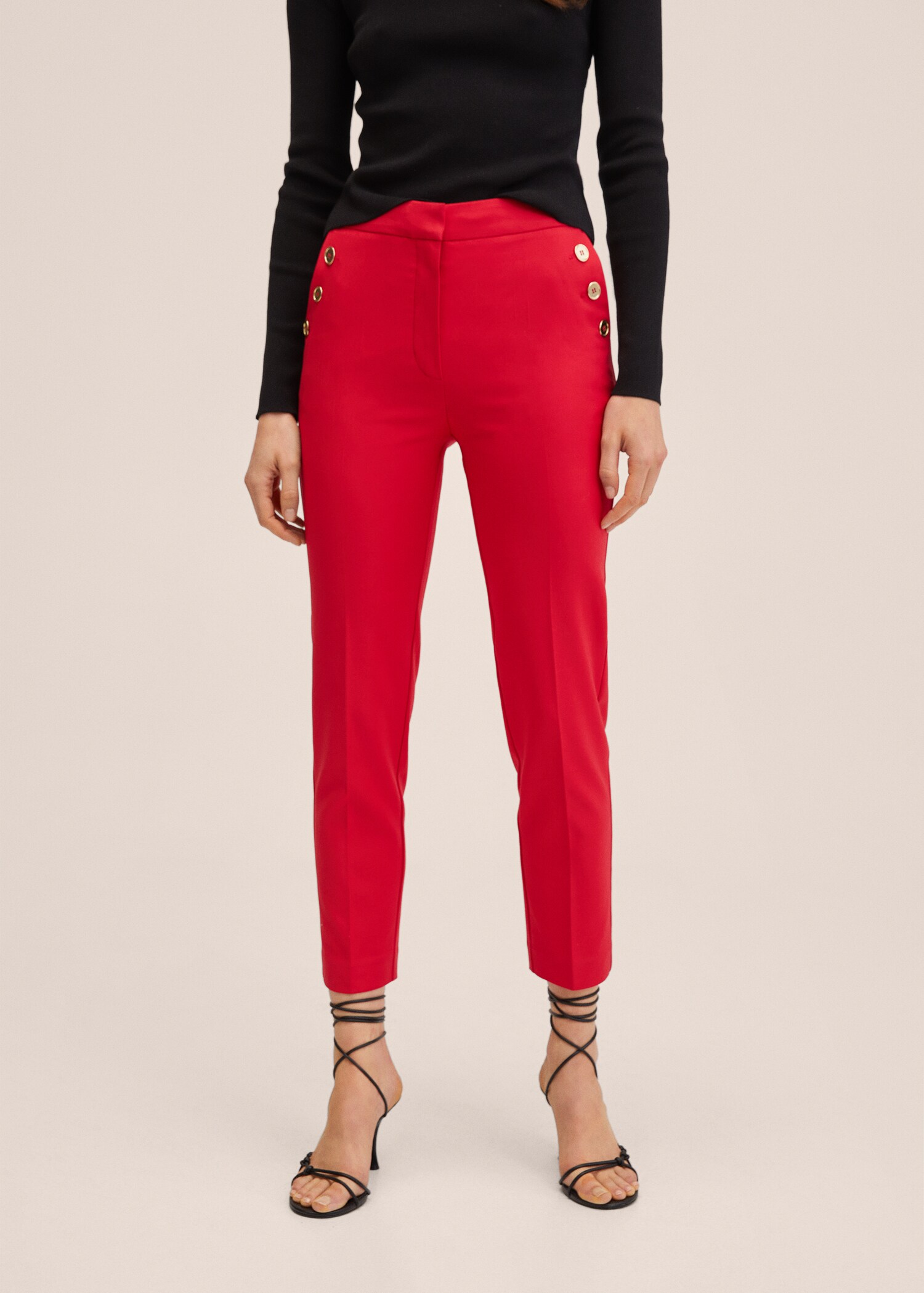 Pantalón crop botones - Plano medio