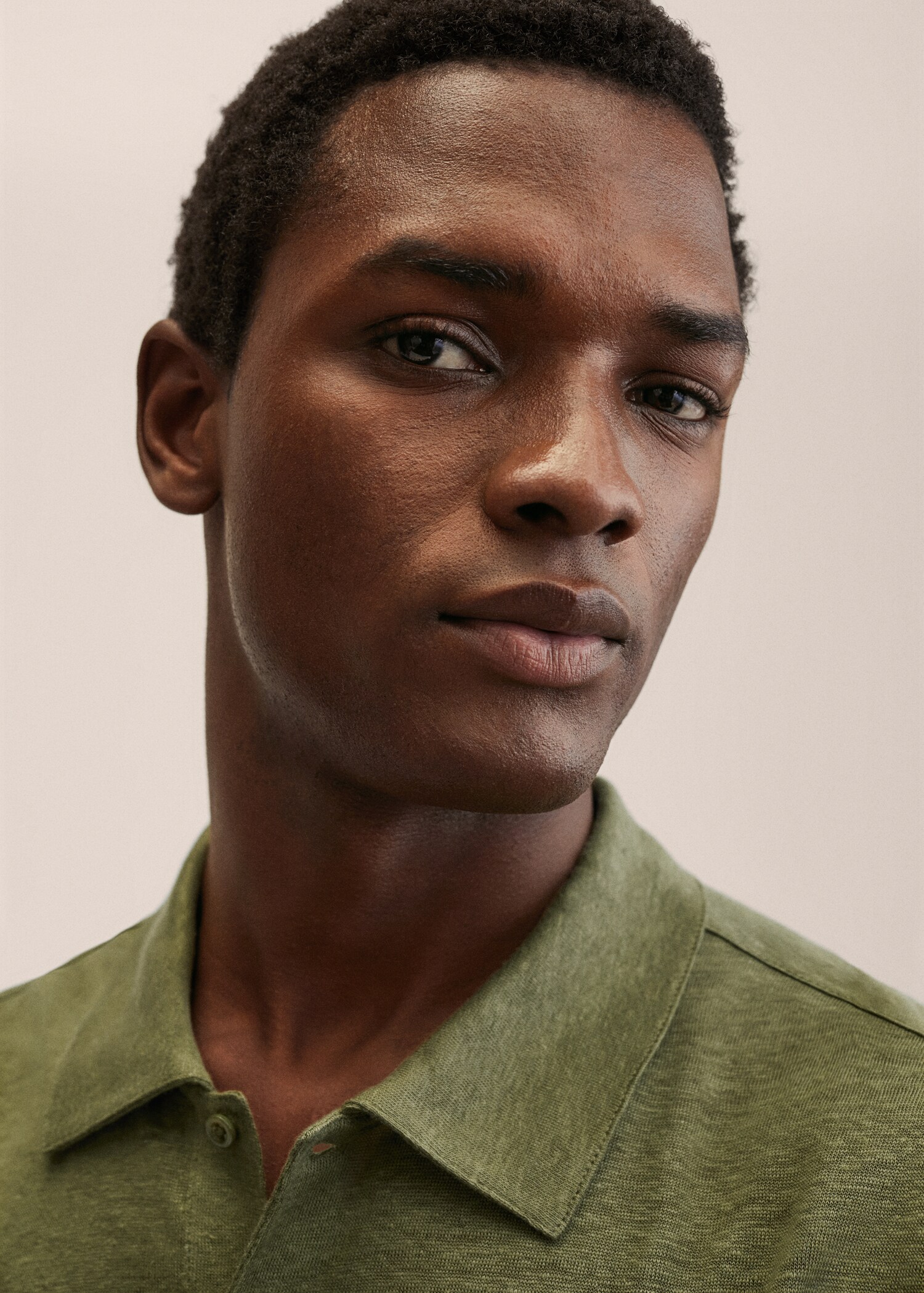 100% linen polo shirt - Details of the article 1