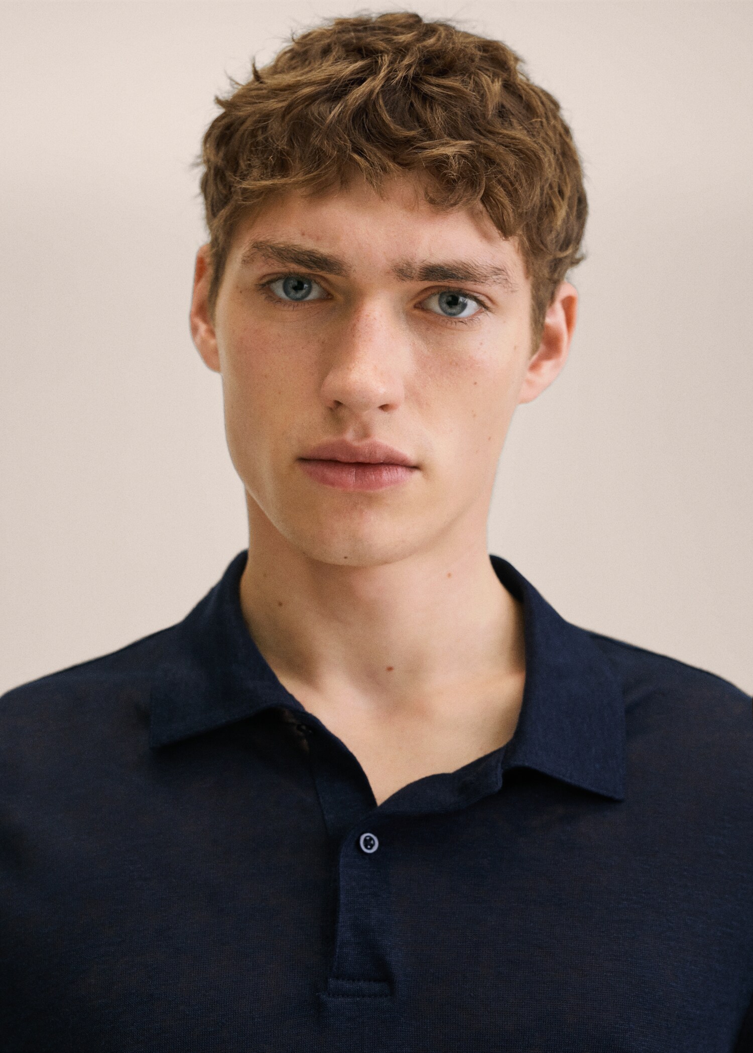 100% linen polo shirt - Details of the article 1