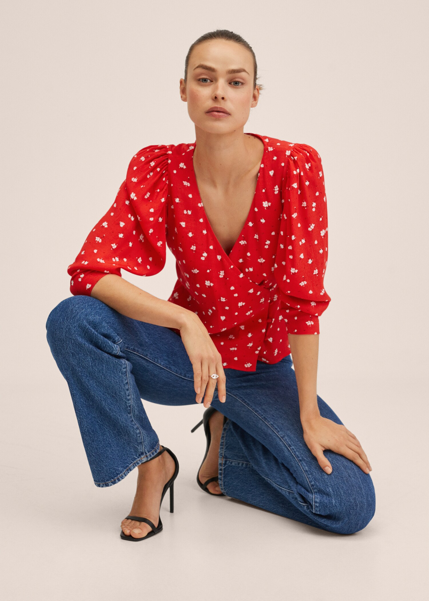 Buttoned wrap blouse - Details of the article 2