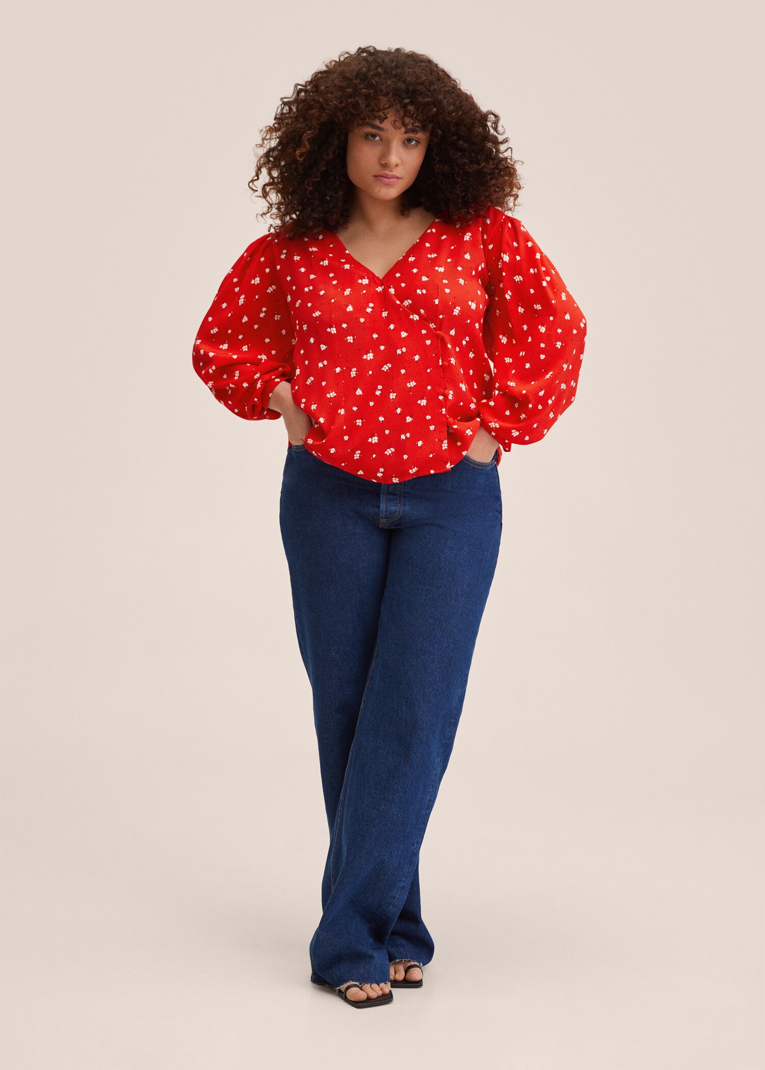 Buttoned wrap blouse - Details of the article 3