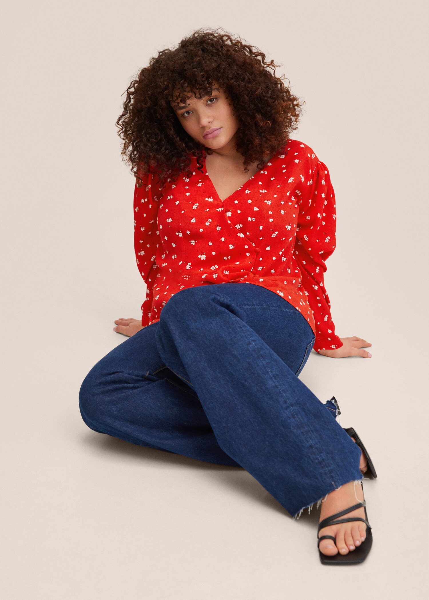 Buttoned wrap blouse - Details of the article 5